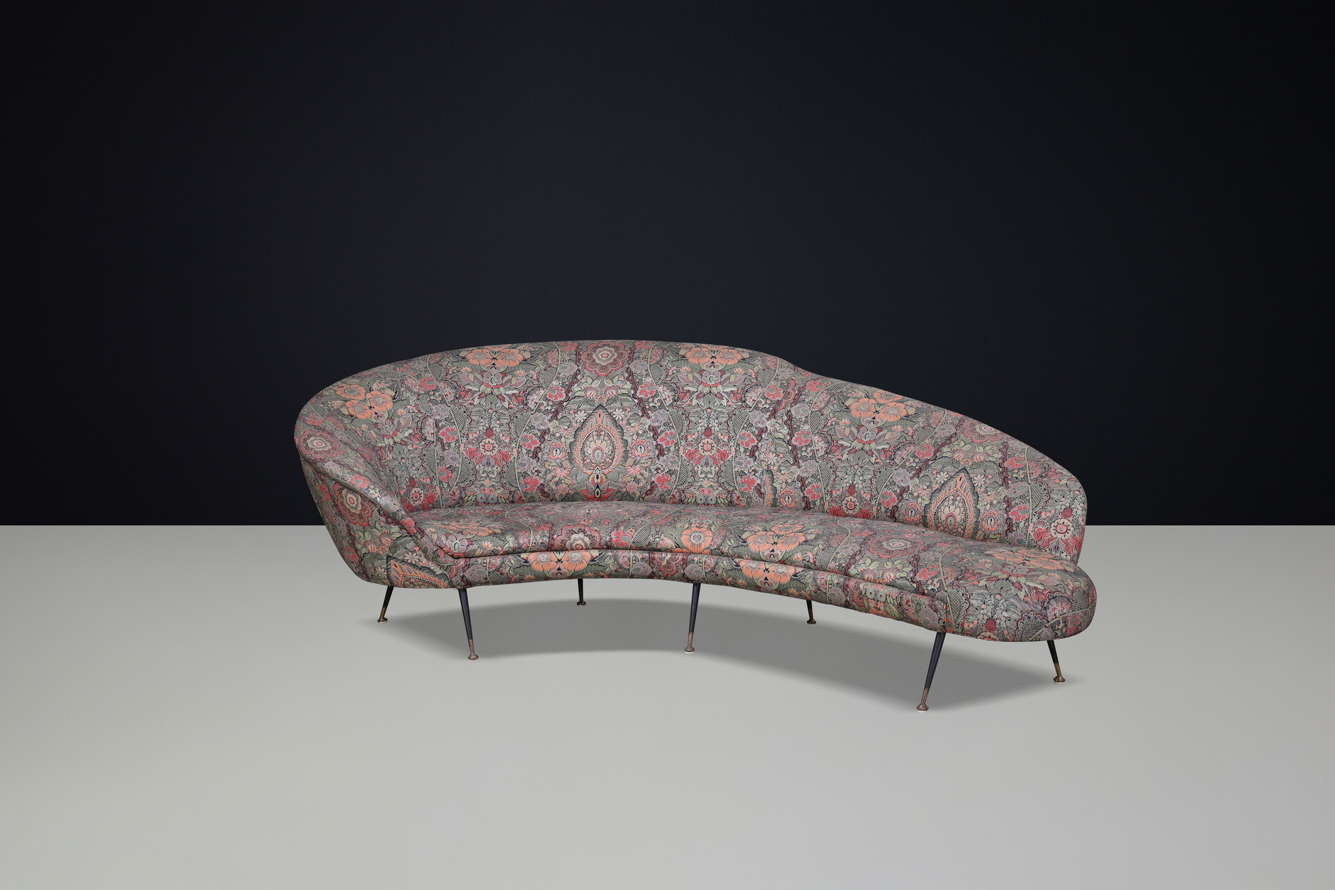 Mid century modern Federico Munari Curved Sofa in Original Floral Upholstery with Brass Feet, Italy Mid-20th century