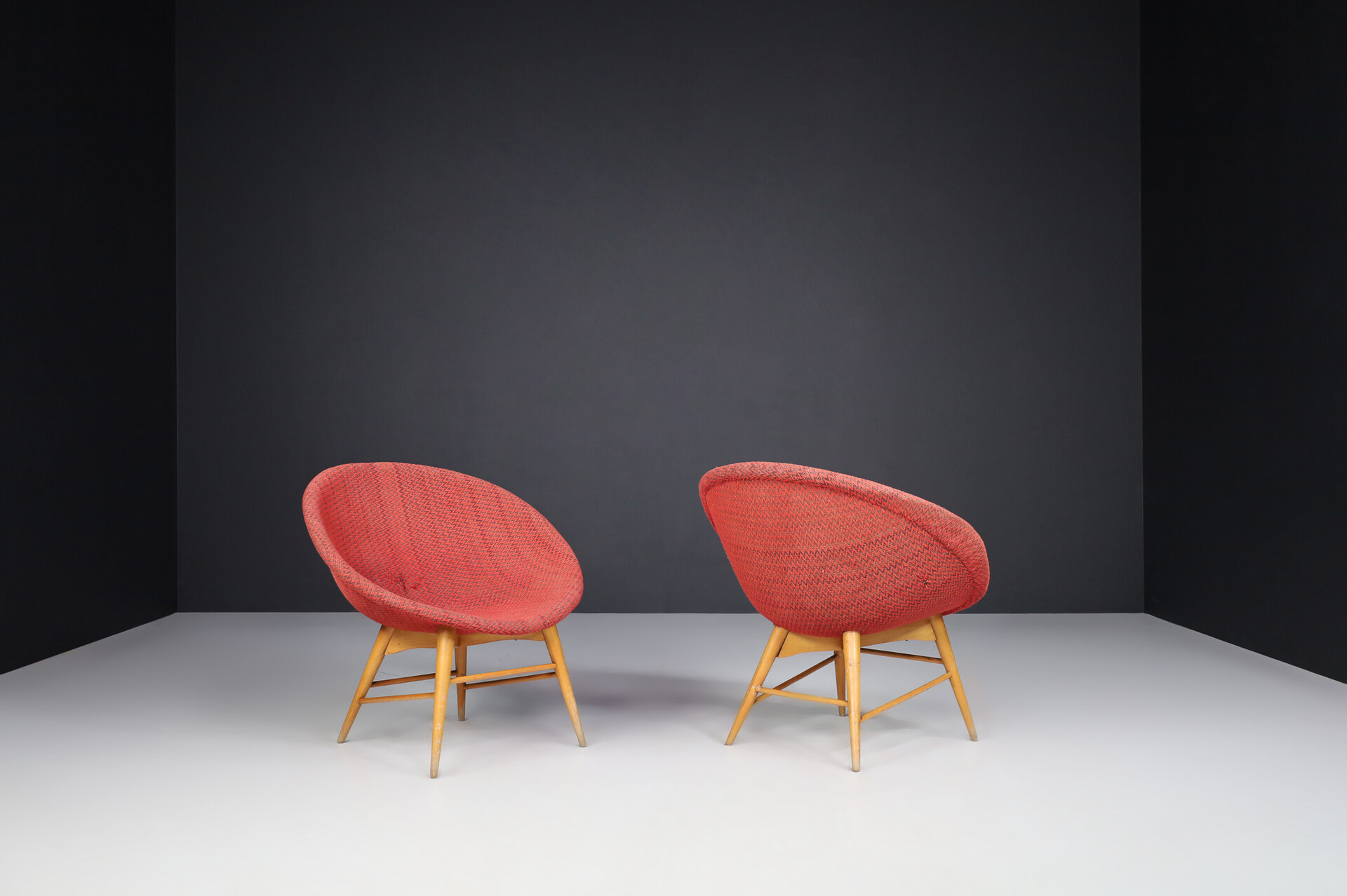 Mid century modern Fiberglass Easy Chairs By Miroslav Navratil For Vertex In Original Fabric , Circa 1960 Mid-20th century