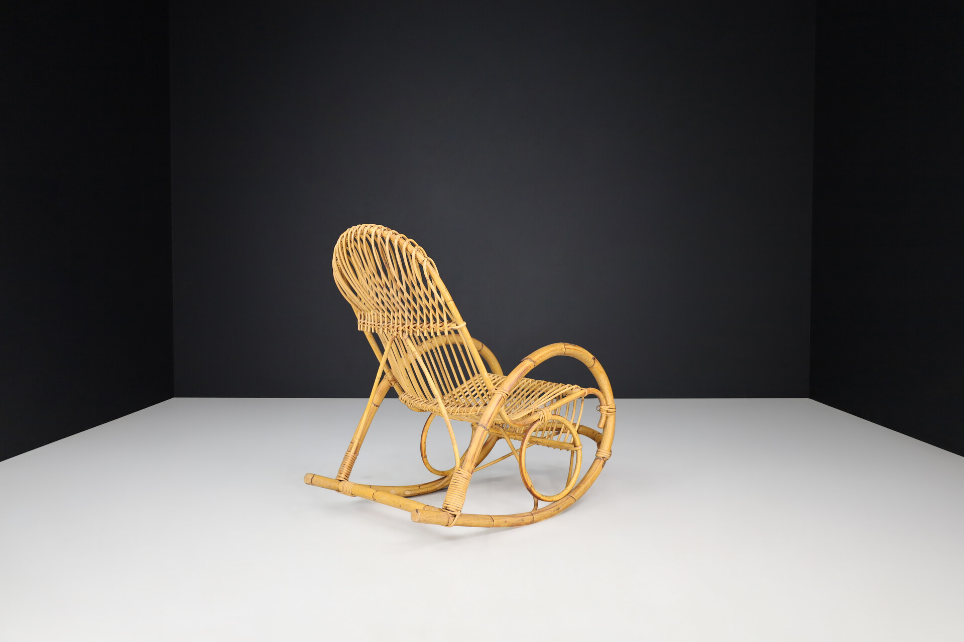 Mid century modern Franco Albini Style Wicker Bamboo Rocking Chair Italy 1960s Mid-20th century