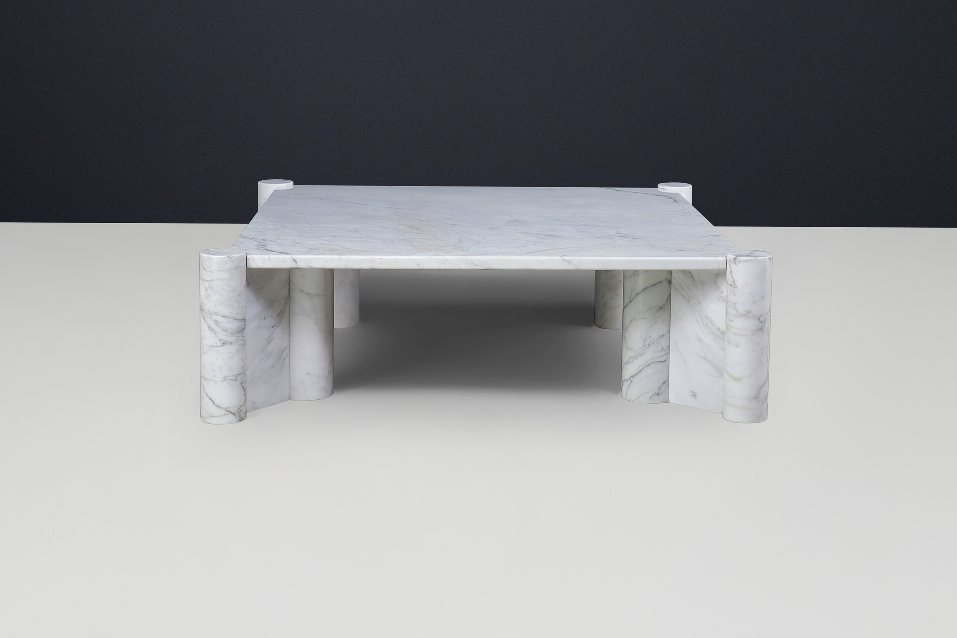 Mid century modern Gae Aulenti Jumbo Coffee Table for Knoll International in White Carrara Marble, Italy 1970s Mid-20th century