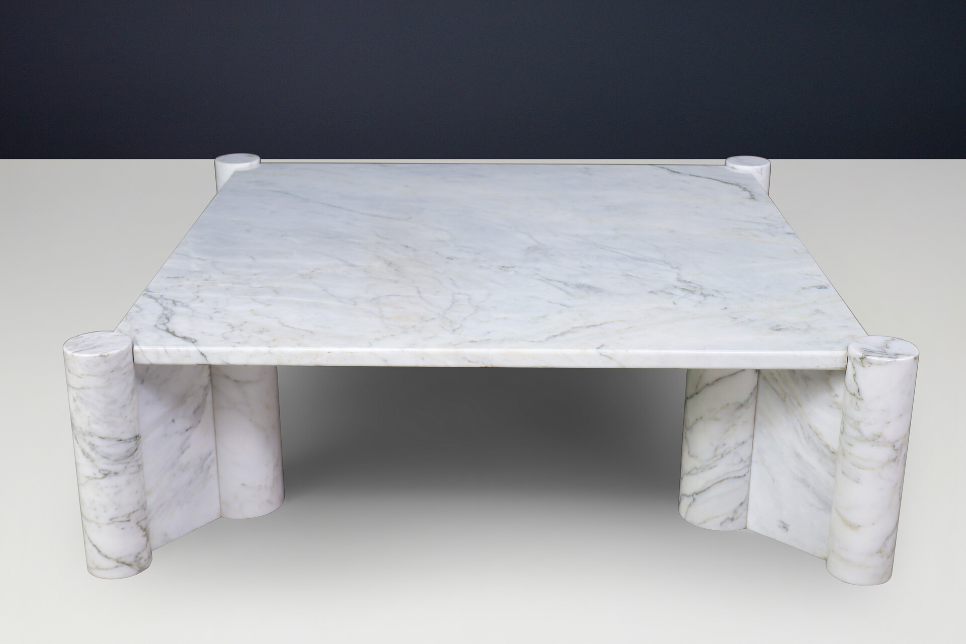 Mid century modern Gae Aulenti Jumbo Coffee Table for Knoll International in White Carrara Marble, Italy 1970s Mid-20th century