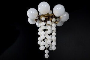 Mid century modern Grand Chandelier with Brass Fixture and Hand-blowed Frosted Glass Globes, 1960s Mid-20th century