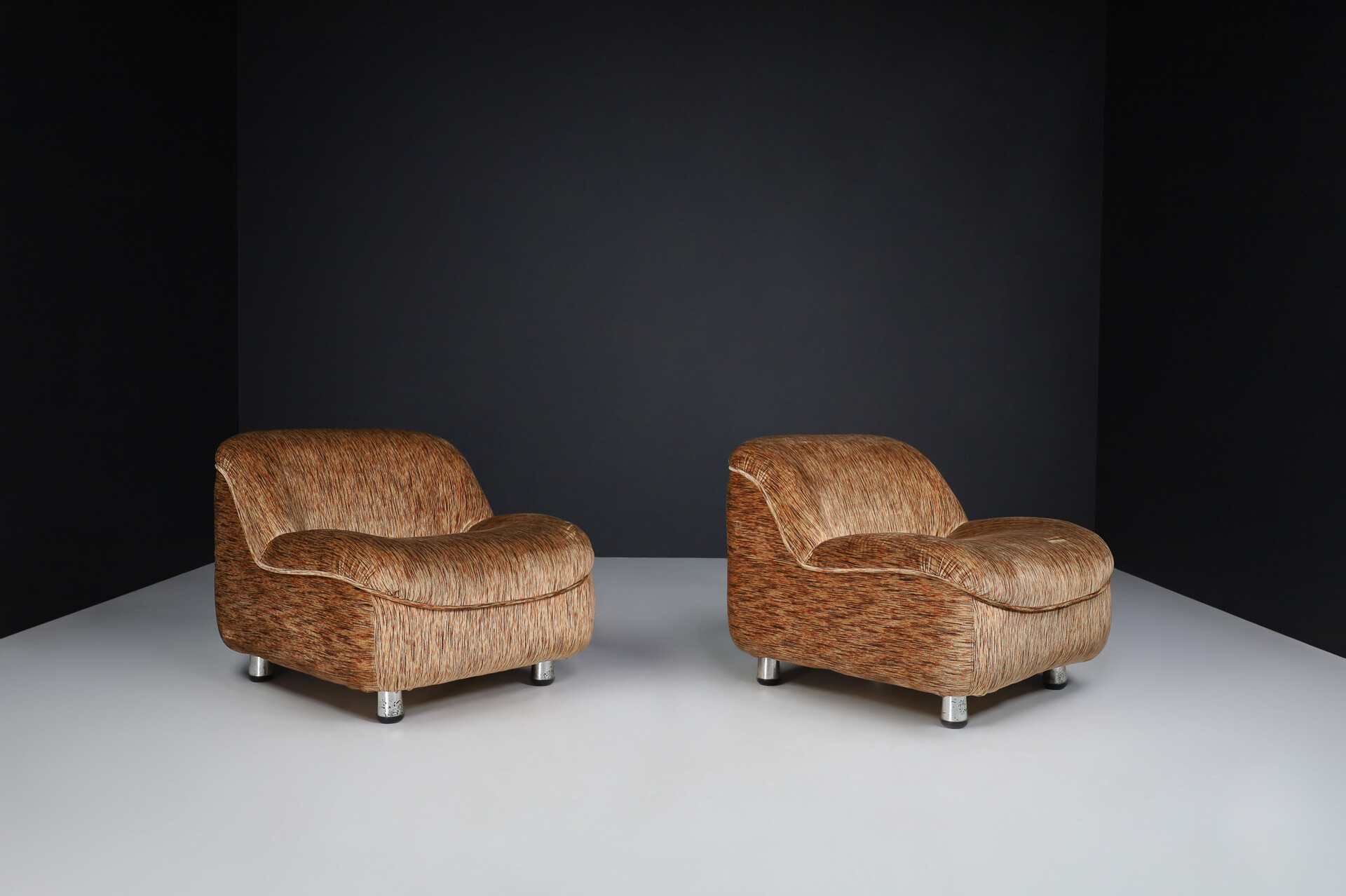 Mid century modern Guido Faleschini lounge chairs in original fabric , Italy 1970s Mid-20th century