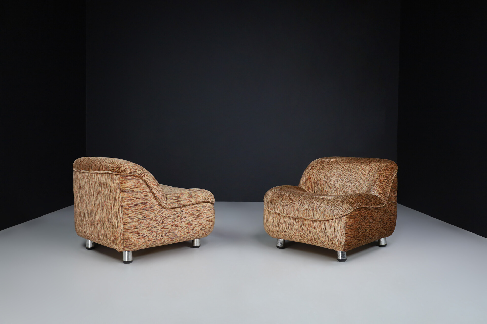 Mid century modern Guido Faleschini lounge chairs in original fabric , Italy 1970s Mid-20th century