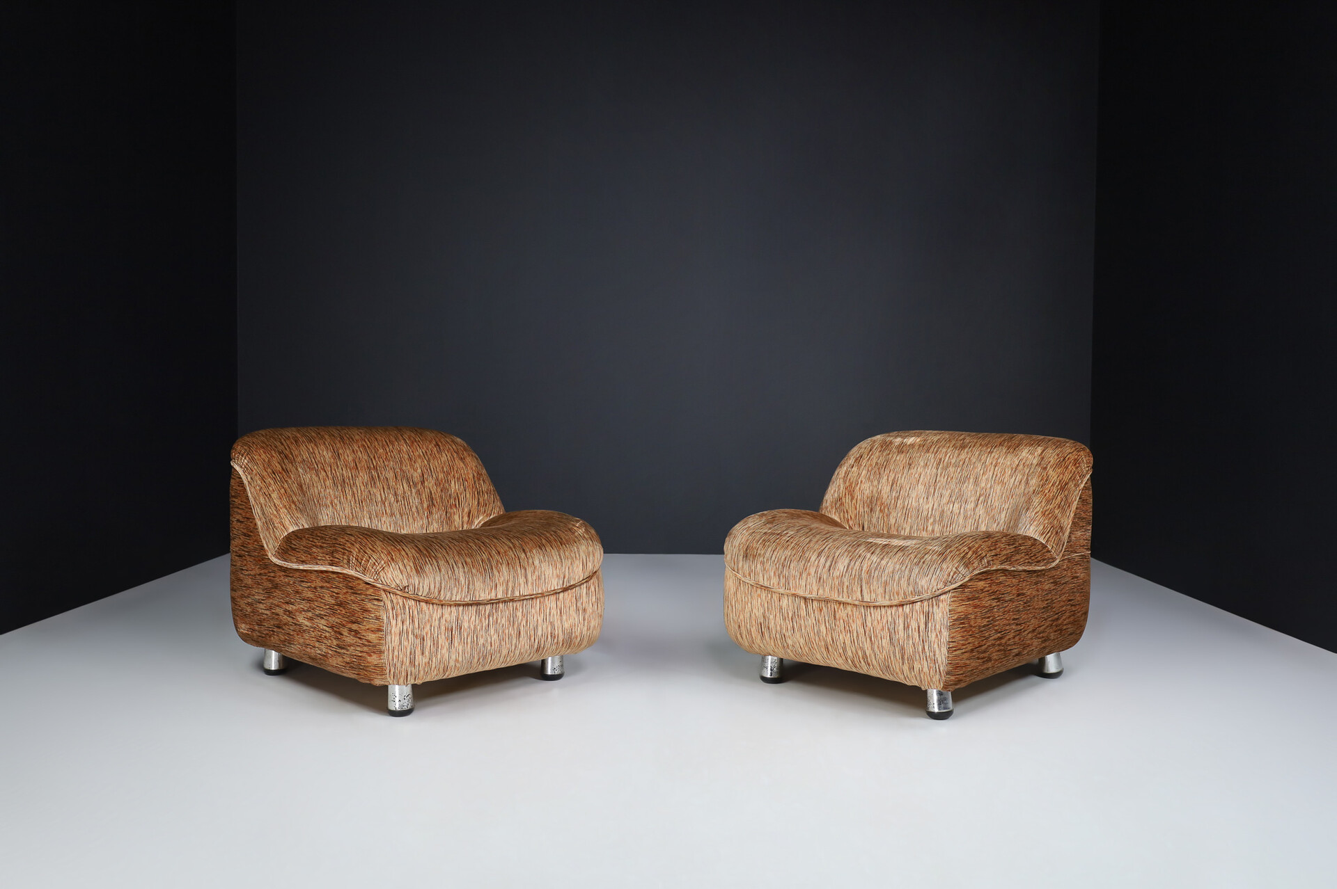 Mid century modern Guido Faleschini lounge chairs in original fabric , Italy 1970s Mid-20th century