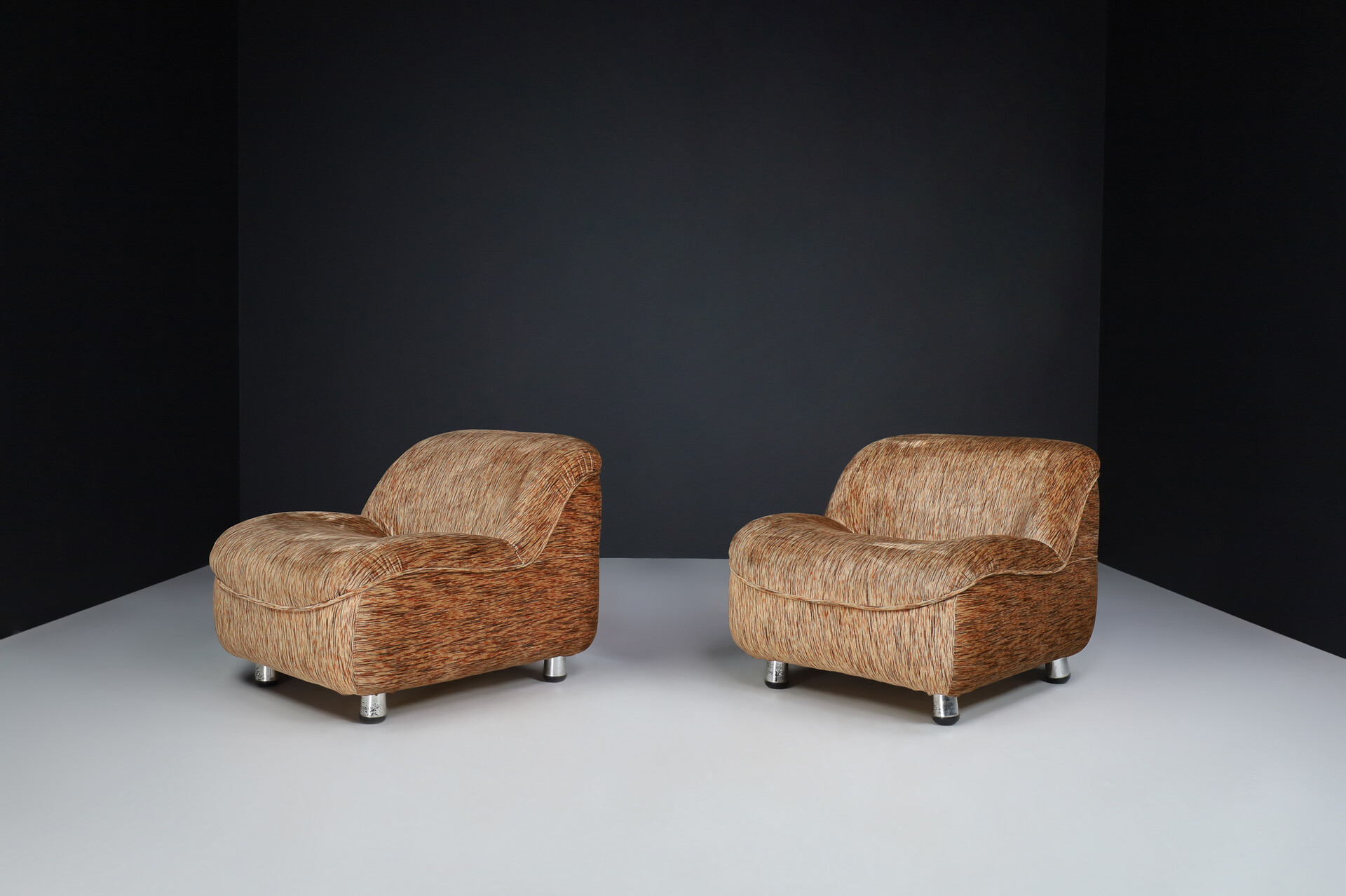 Mid century modern Guido Faleschini lounge chairs in original fabric , Italy 1970s Mid-20th century