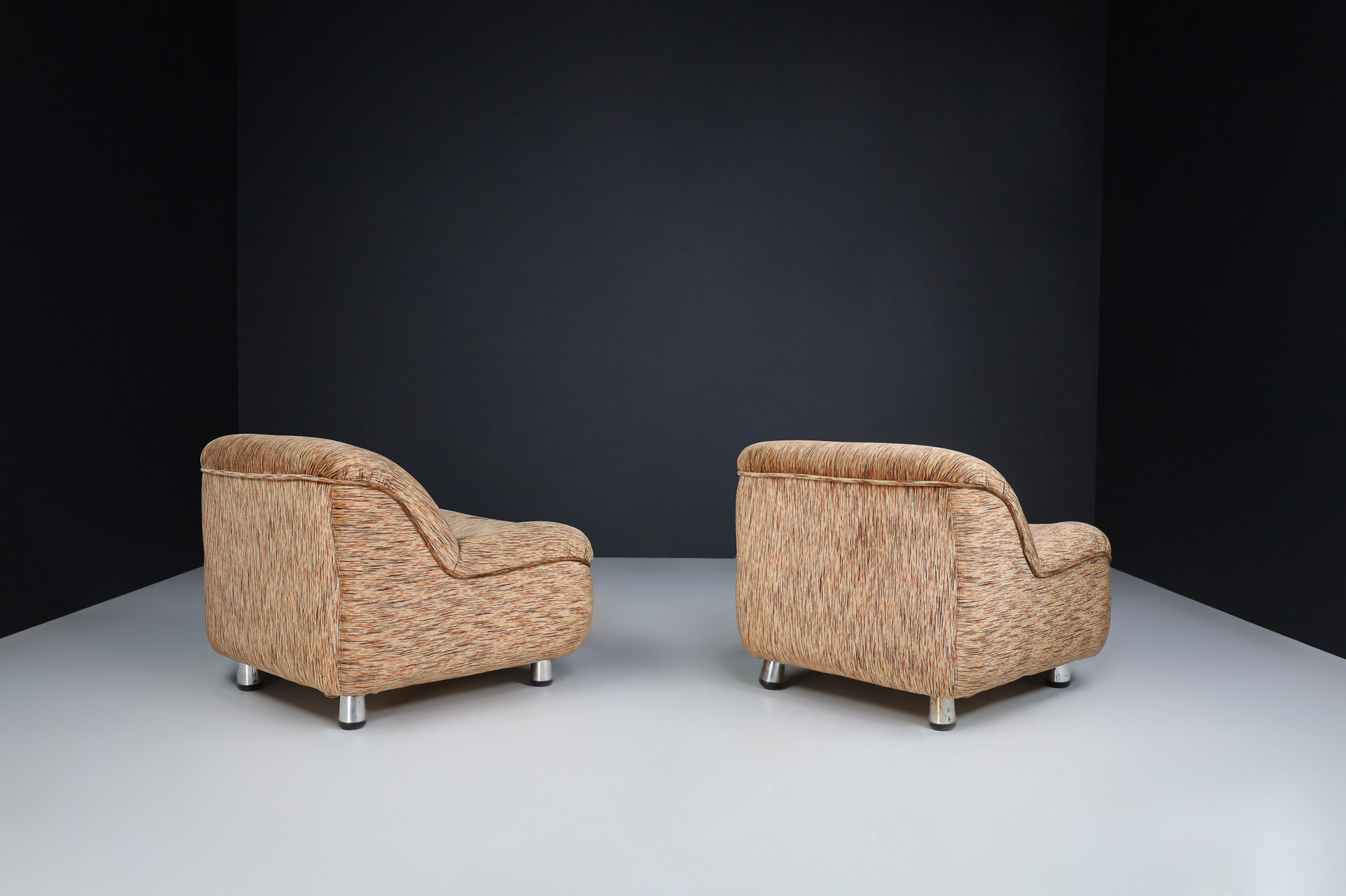 Mid century modern Guido Faleschini lounge chairs in original fabric , Italy 1970s Mid-20th century