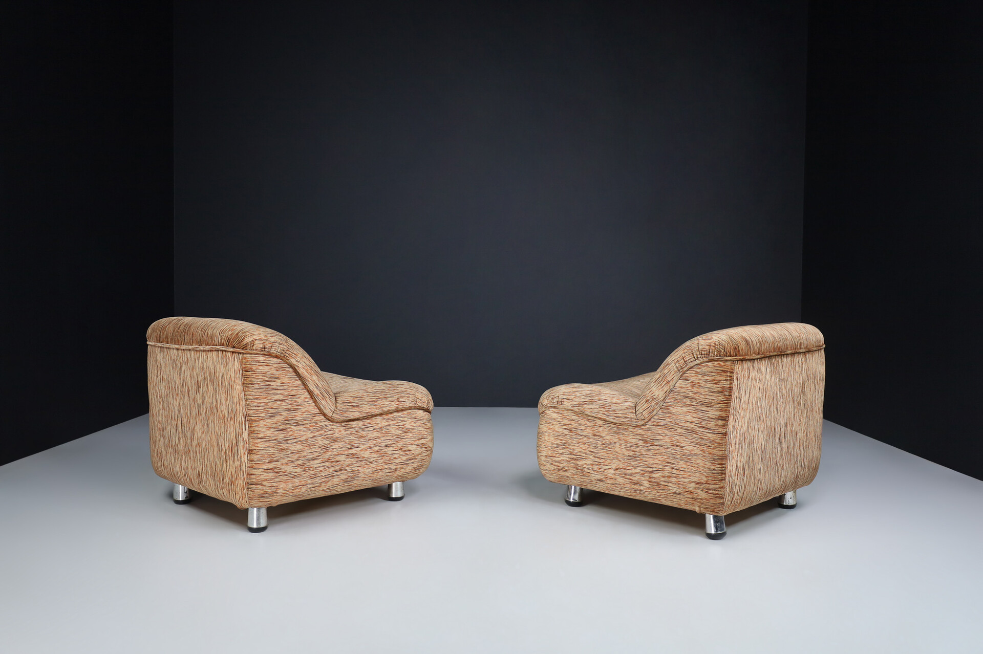 Mid century modern Guido Faleschini lounge chairs in original fabric , Italy 1970s Mid-20th century