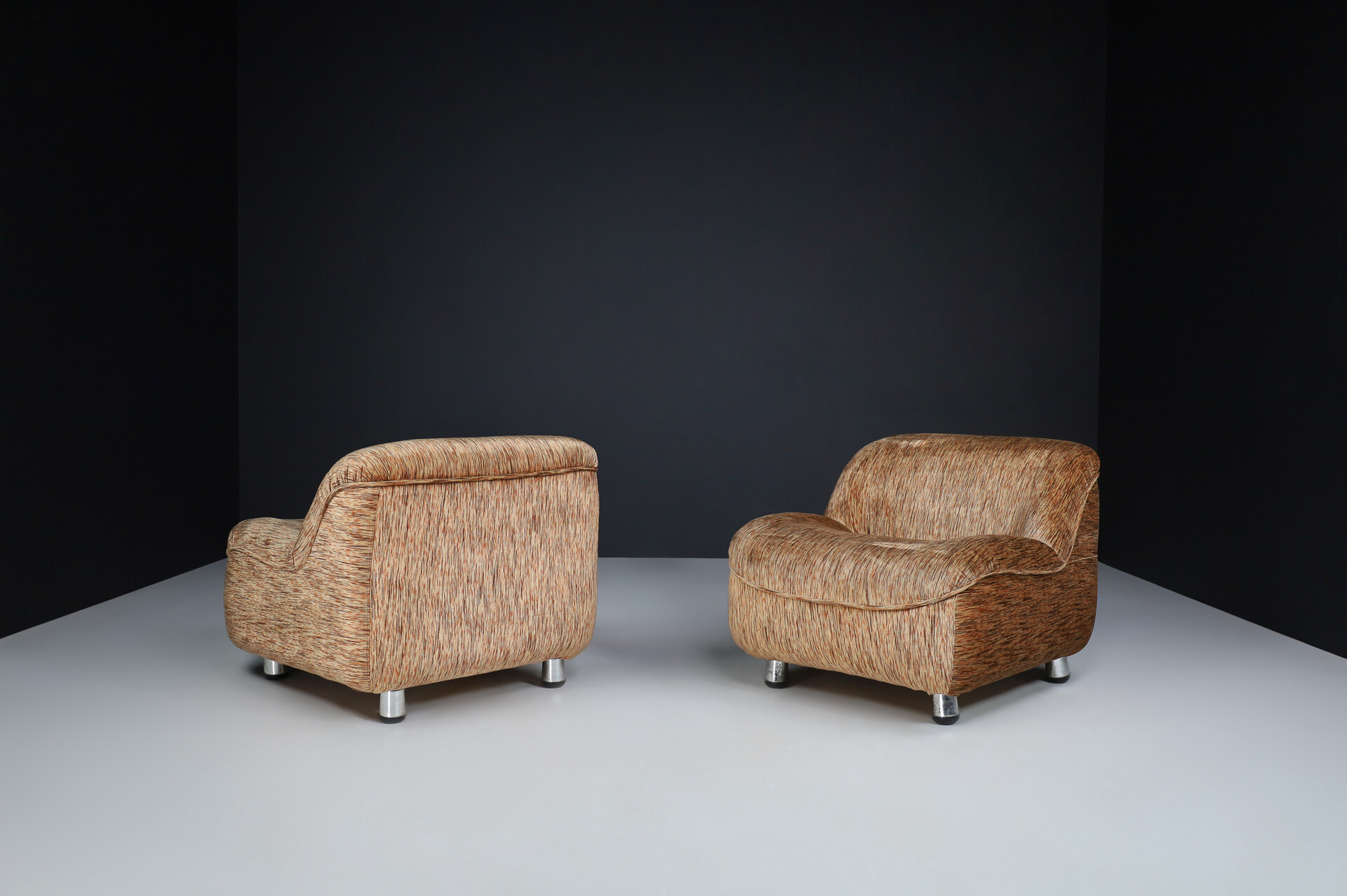 Mid century modern Guido Faleschini lounge chairs in original fabric , Italy 1970s Mid-20th century