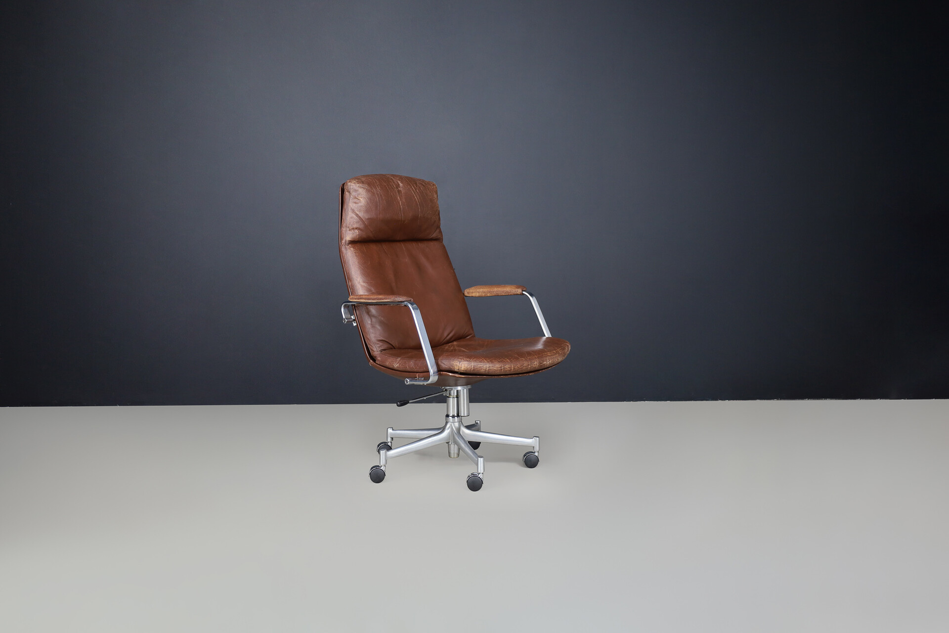 Mid century modern Jørgen Kastholm & Preben Fabricius desk Chair in patinated leather for Kill International, Denmark 1960s Mid-20th century