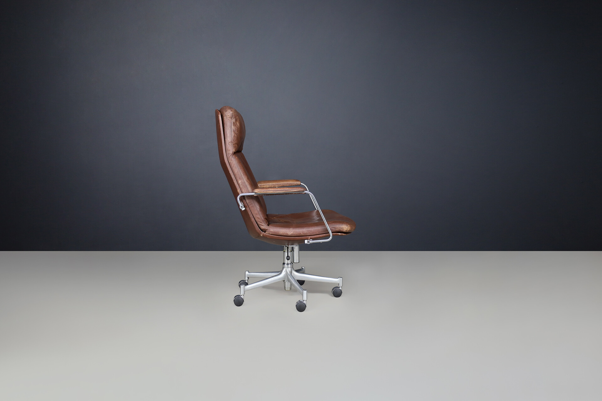 Mid century modern Jørgen Kastholm & Preben Fabricius desk Chair in patinated leather for Kill International, Denmark 1960s Mid-20th century