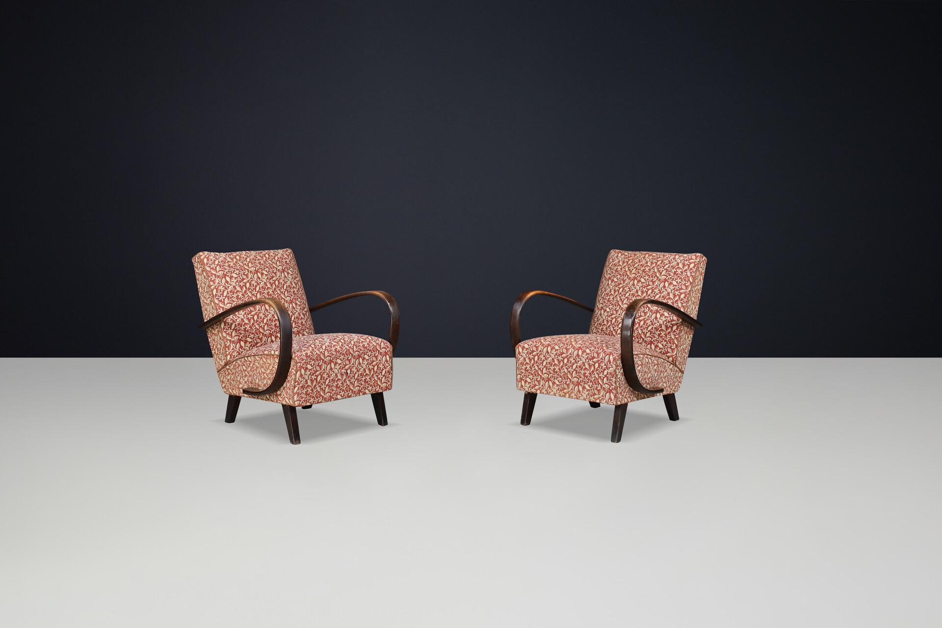 Mid century modern Jidrich halabala Armchairs with original Antonin Kybal fabric, Cz 1930 Mid-20th century