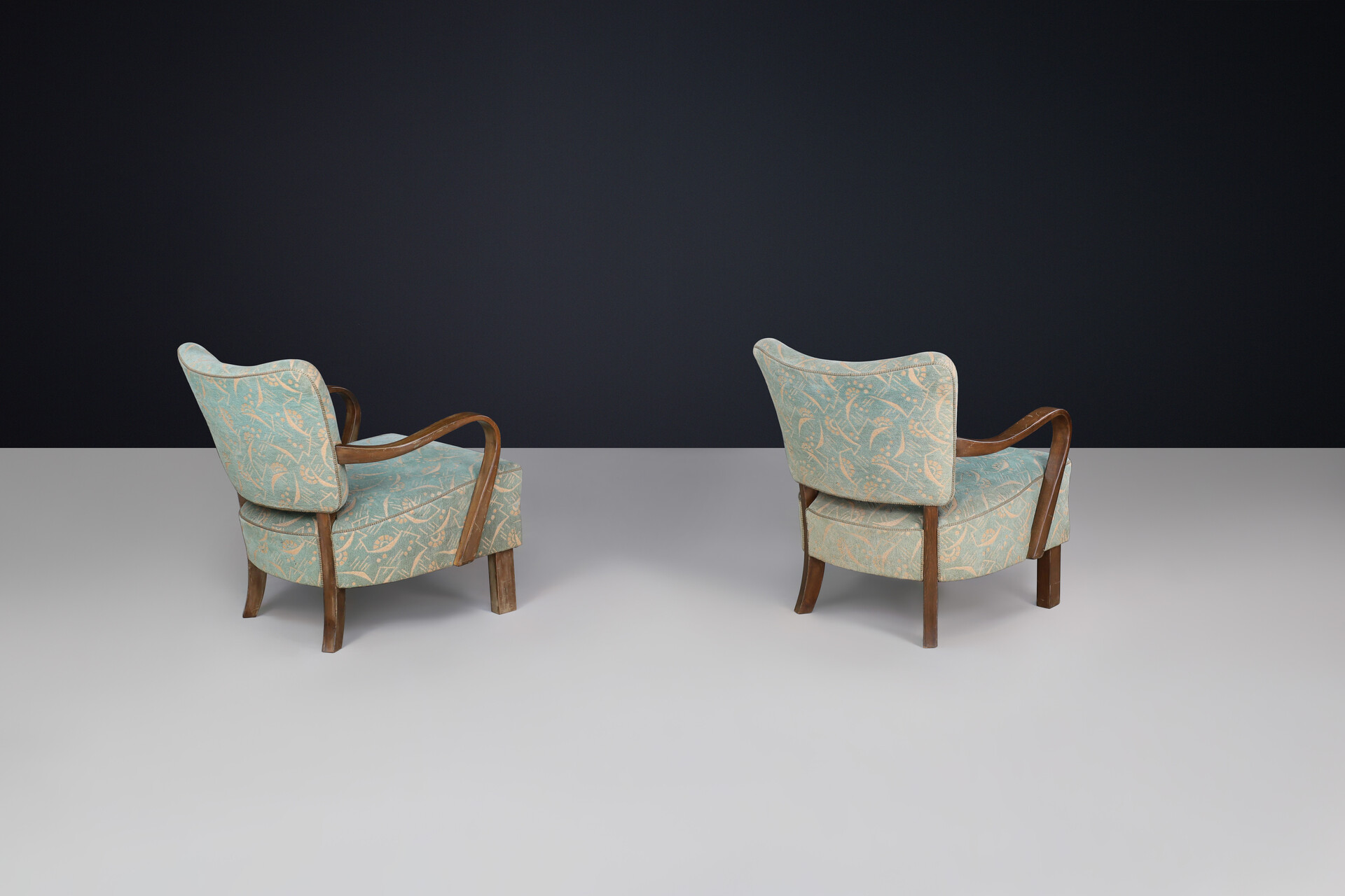 Mid century modern Jidrich halabala Armchairs with original Antonin Kybal fabric, Cz 1930 Mid-20th century