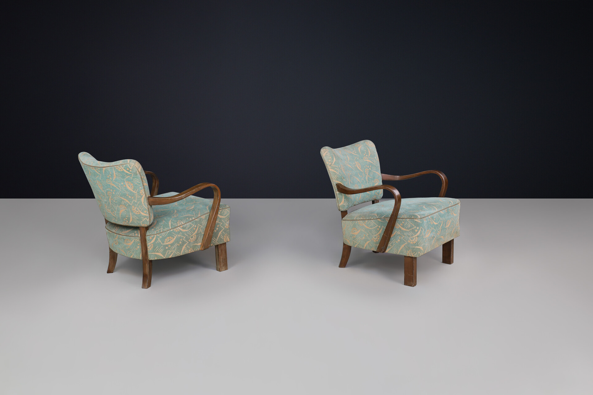 Mid century modern Jidrich halabala Armchairs with original Antonin Kybal fabric, Cz 1930 Mid-20th century