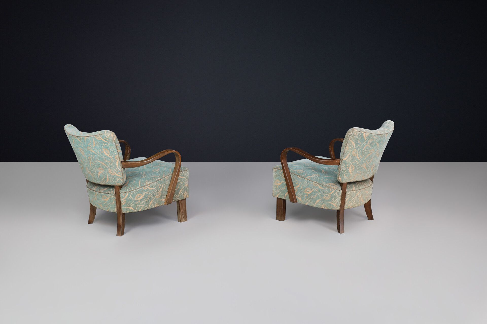 Mid century modern Jidrich halabala Armchairs with original Antonin Kybal fabric, Cz 1930 Mid-20th century