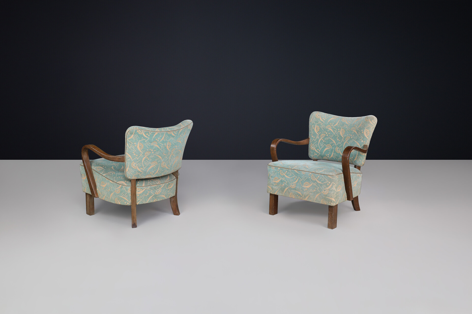 Mid century modern Jidrich halabala Armchairs with original Antonin Kybal fabric, Cz 1930 Mid-20th century