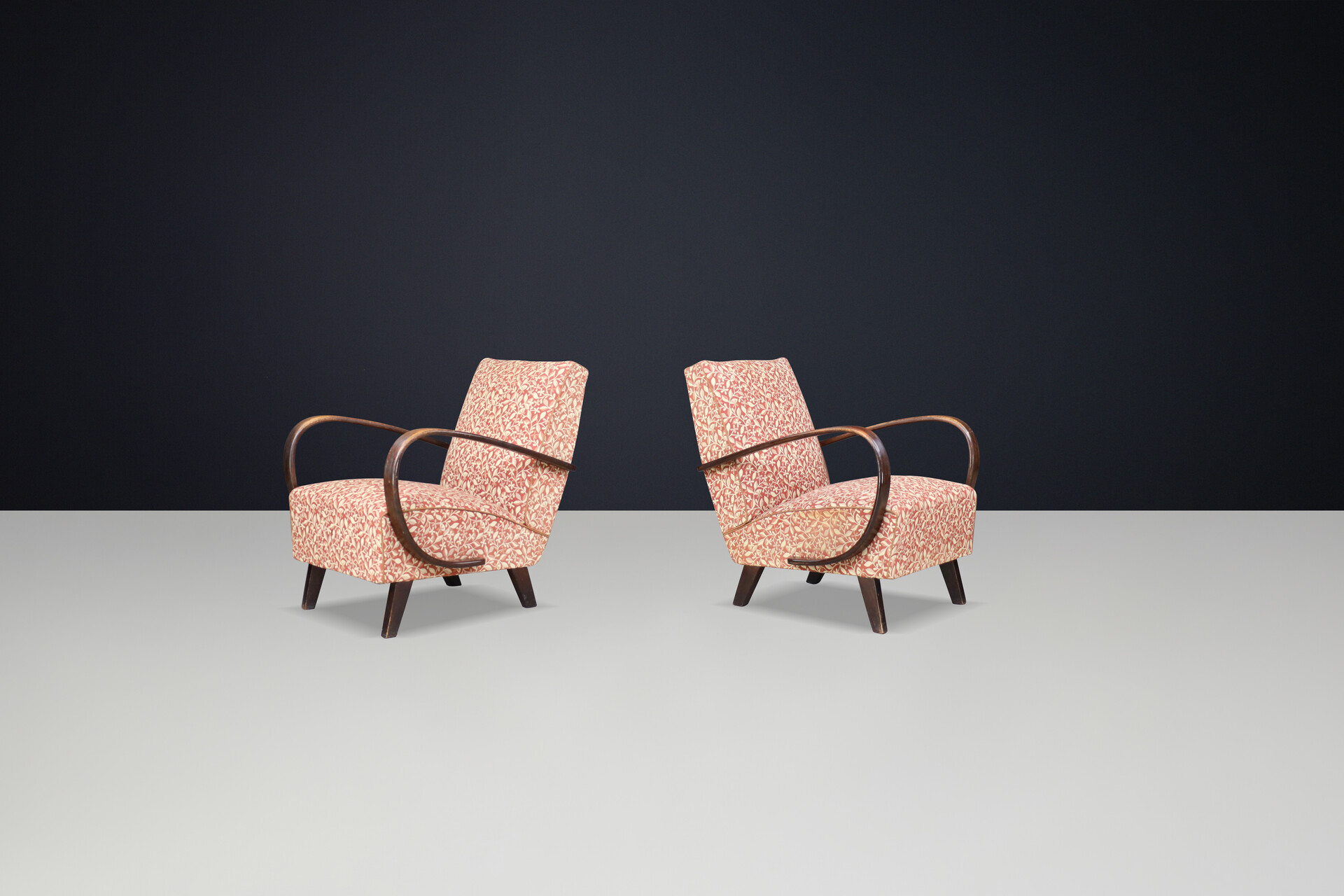 Mid century modern Jidrich halabala Armchairs with original Antonin Kybal fabric, Cz 1930 Mid-20th century