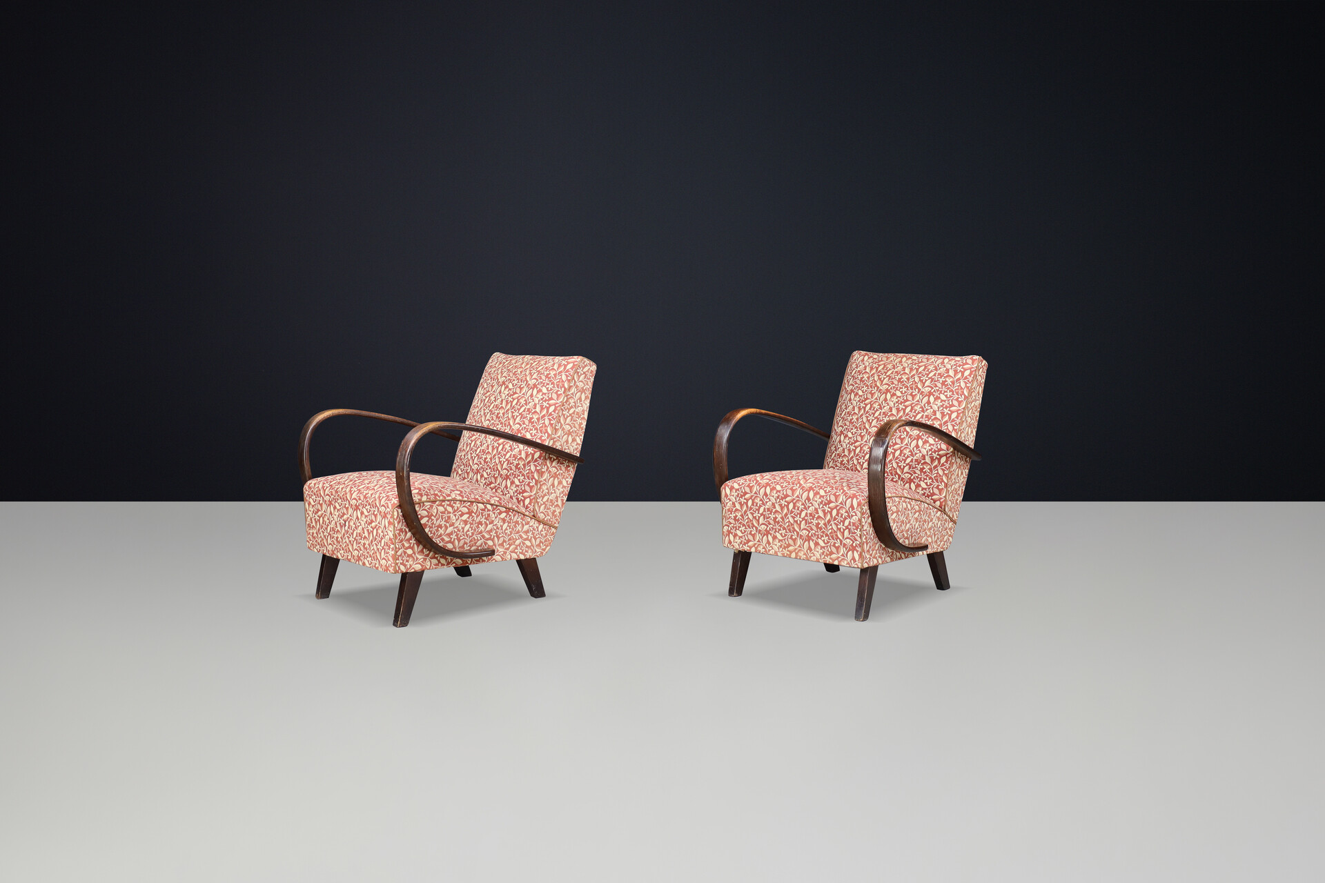 Mid century modern Jidrich halabala Armchairs with original Antonin Kybal fabric, Cz 1930 Mid-20th century