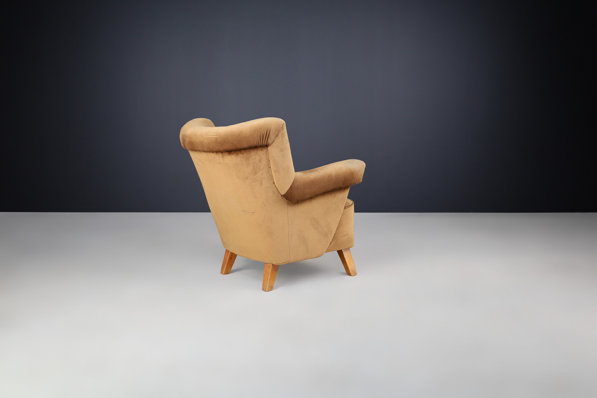 Mid century modern Jindrich Halabala Lounge Chair in original Upholstery, 1950s Mid-20th century