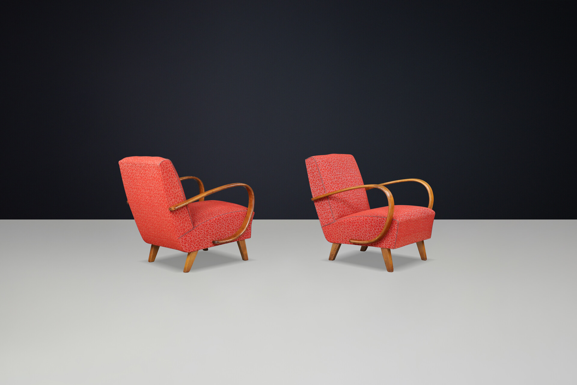 Mid century modern JJindrich Halabala bentwood Art-Deco Arm Chairs, Praque 1940s Mid-20th century