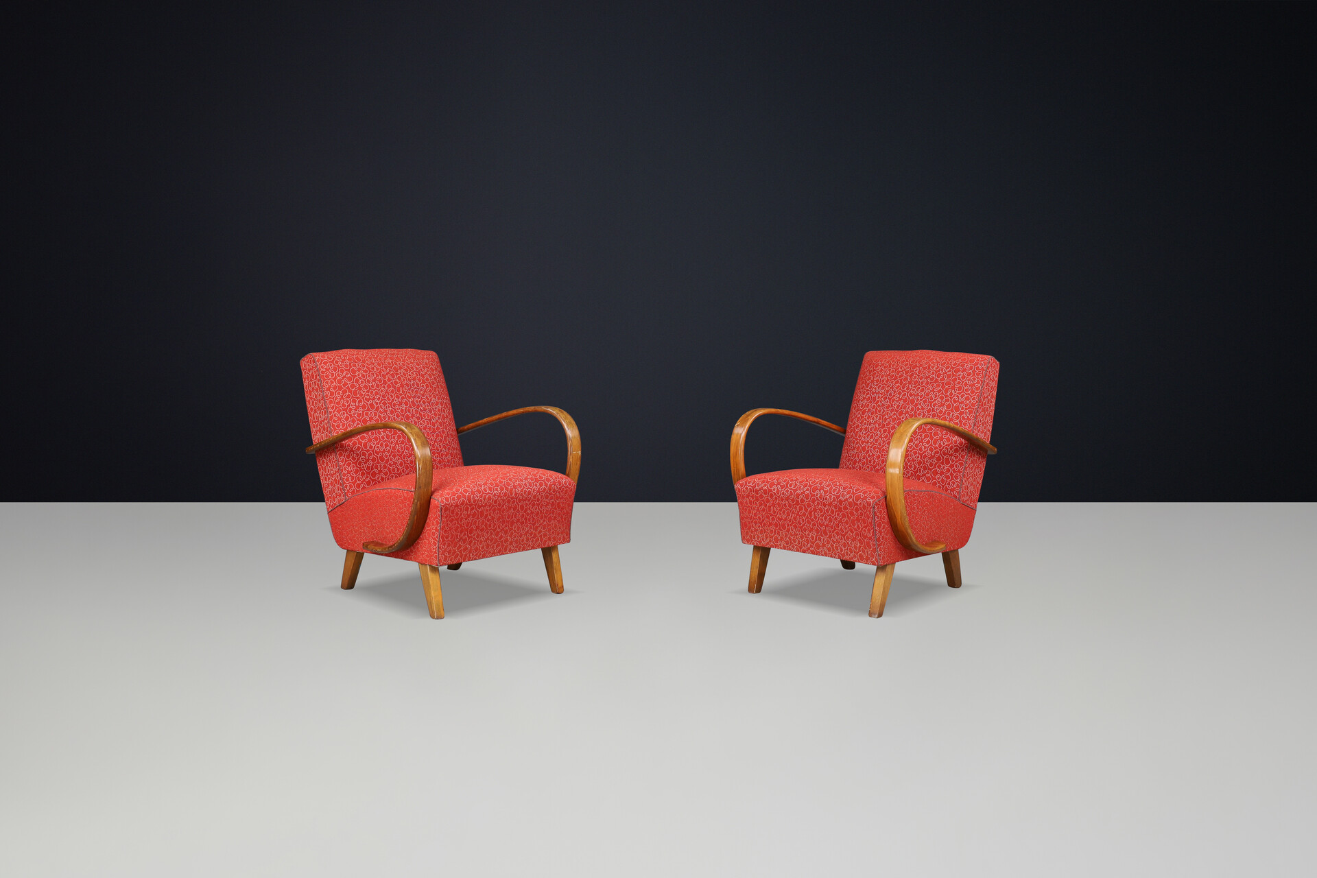 Mid century modern JJindrich Halabala bentwood Art-Deco Arm Chairs, Praque 1940s Mid-20th century