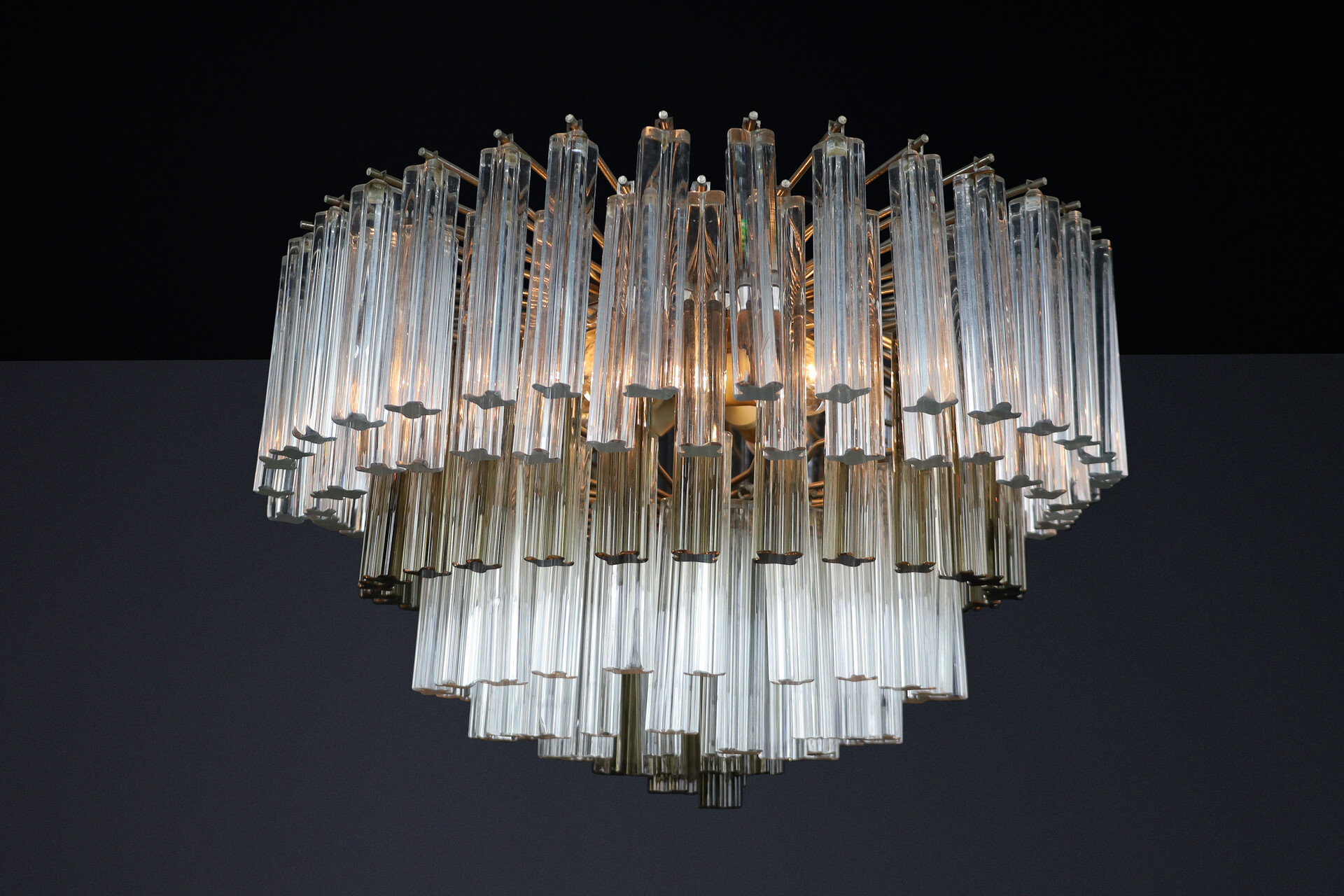 Mid century modern Large Two-colored Six-tier Crystal Venini Chandelier from Italy, 1960s. Mid-20th century