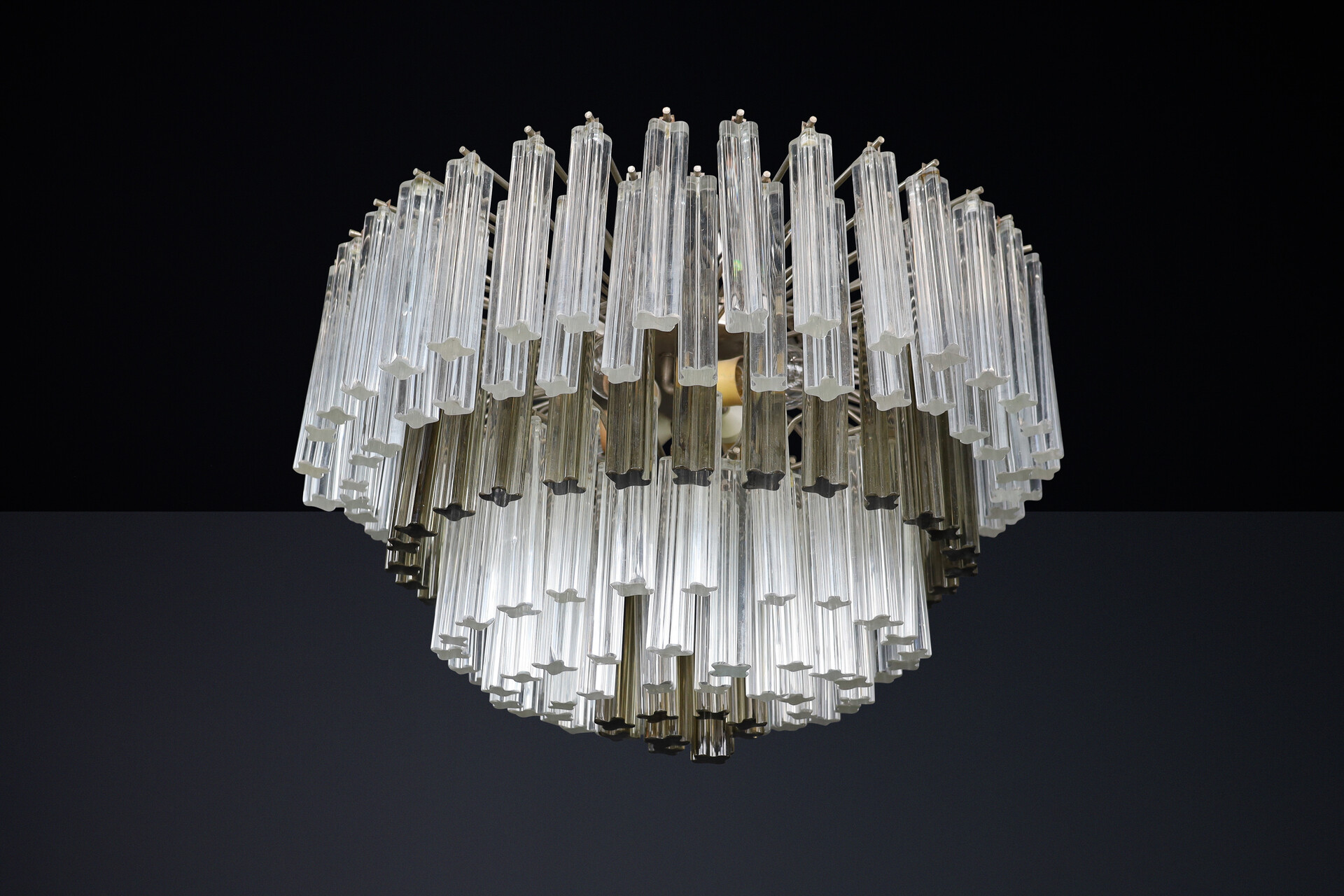 Mid century modern Large Two-colored Six-tier Crystal Venini Chandelier from Italy, 1960s. Mid-20th century