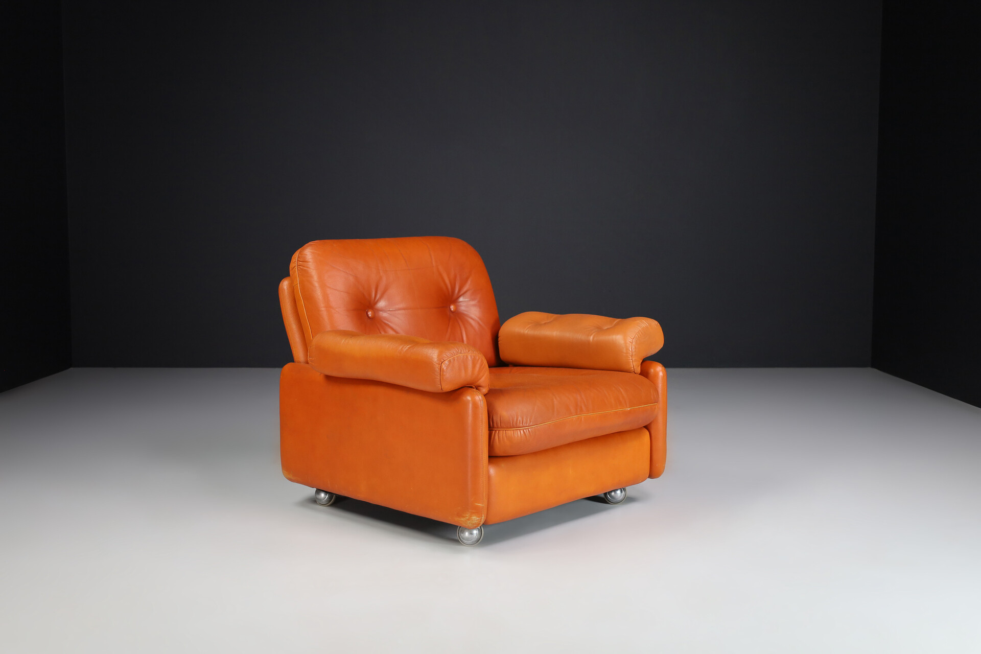 Mid century modern Leather Lounge armchairs , Germany 1960s Mid-20th century