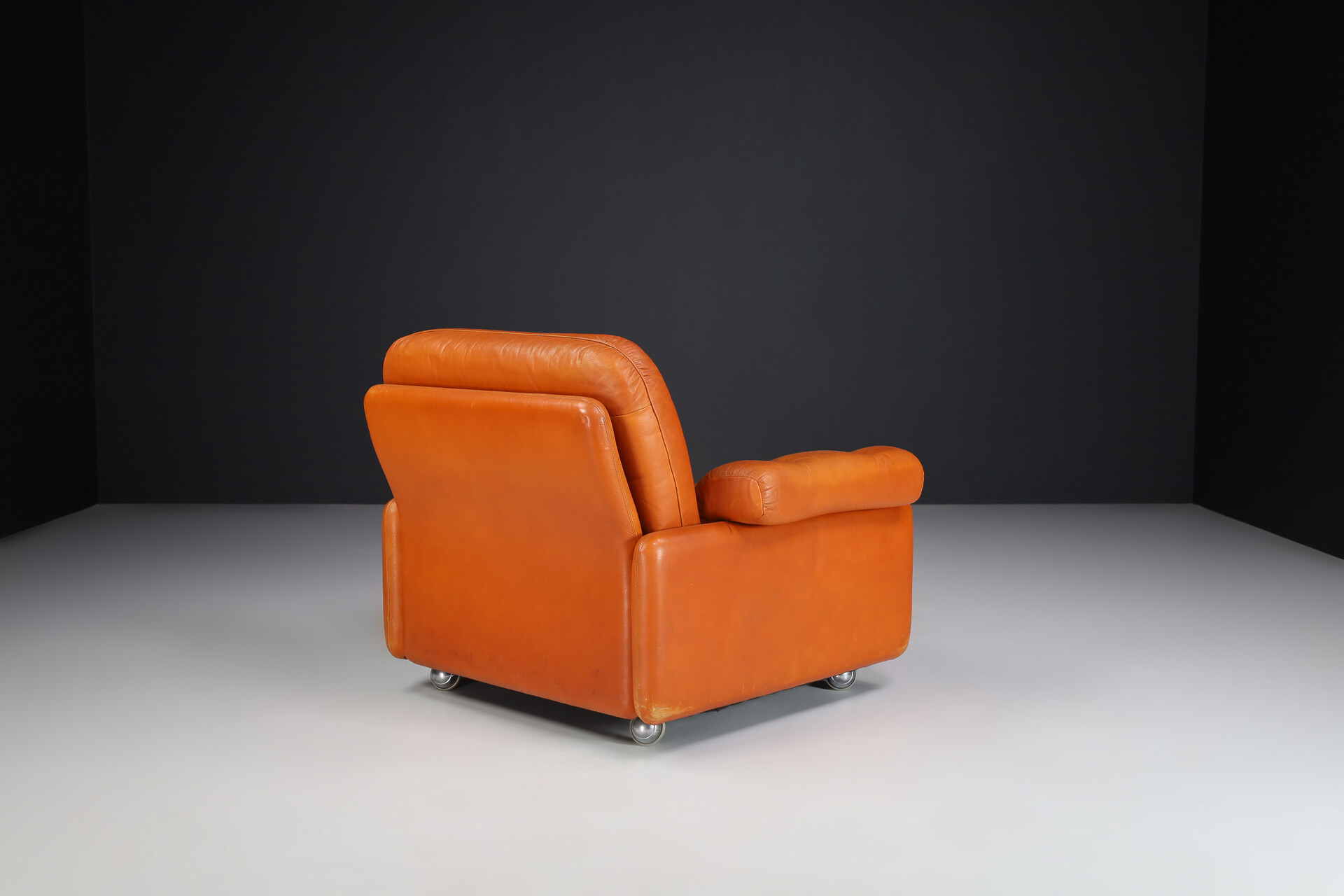 Mid century modern Leather Lounge armchairs , Germany 1960s Mid-20th century