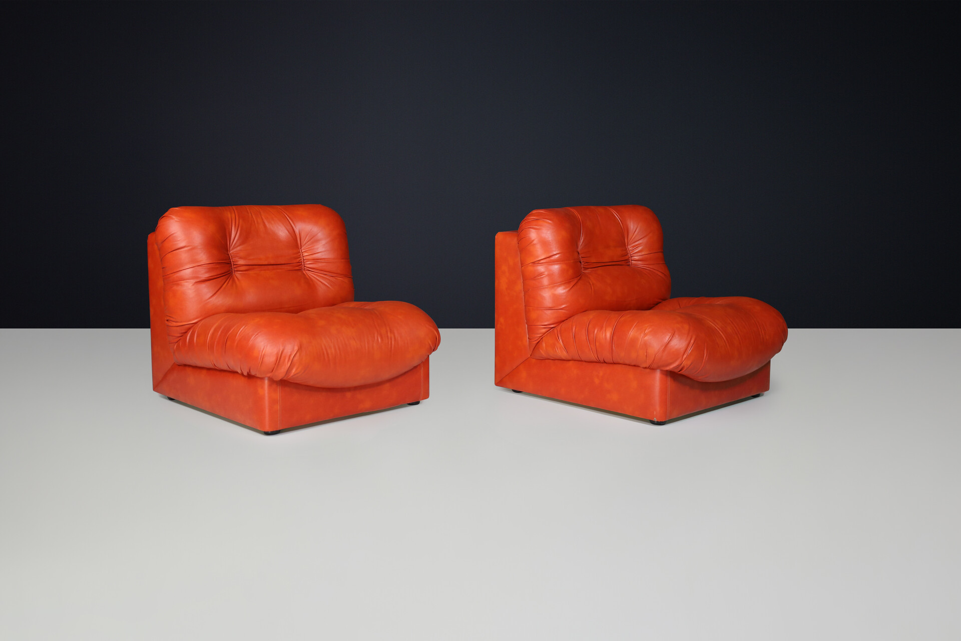 Mid century modern Leather Lounge Chairs, Italy 1970s Late-20th century