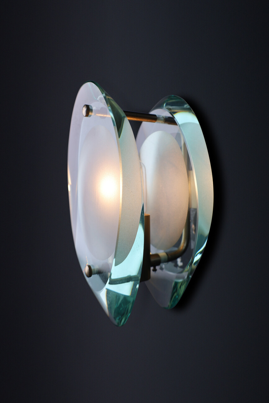 Mid century modern Max Ingrand Pair of Two Murano Wall Sconces for Fontana Arte Model 2093, 1961 Mid-20th century