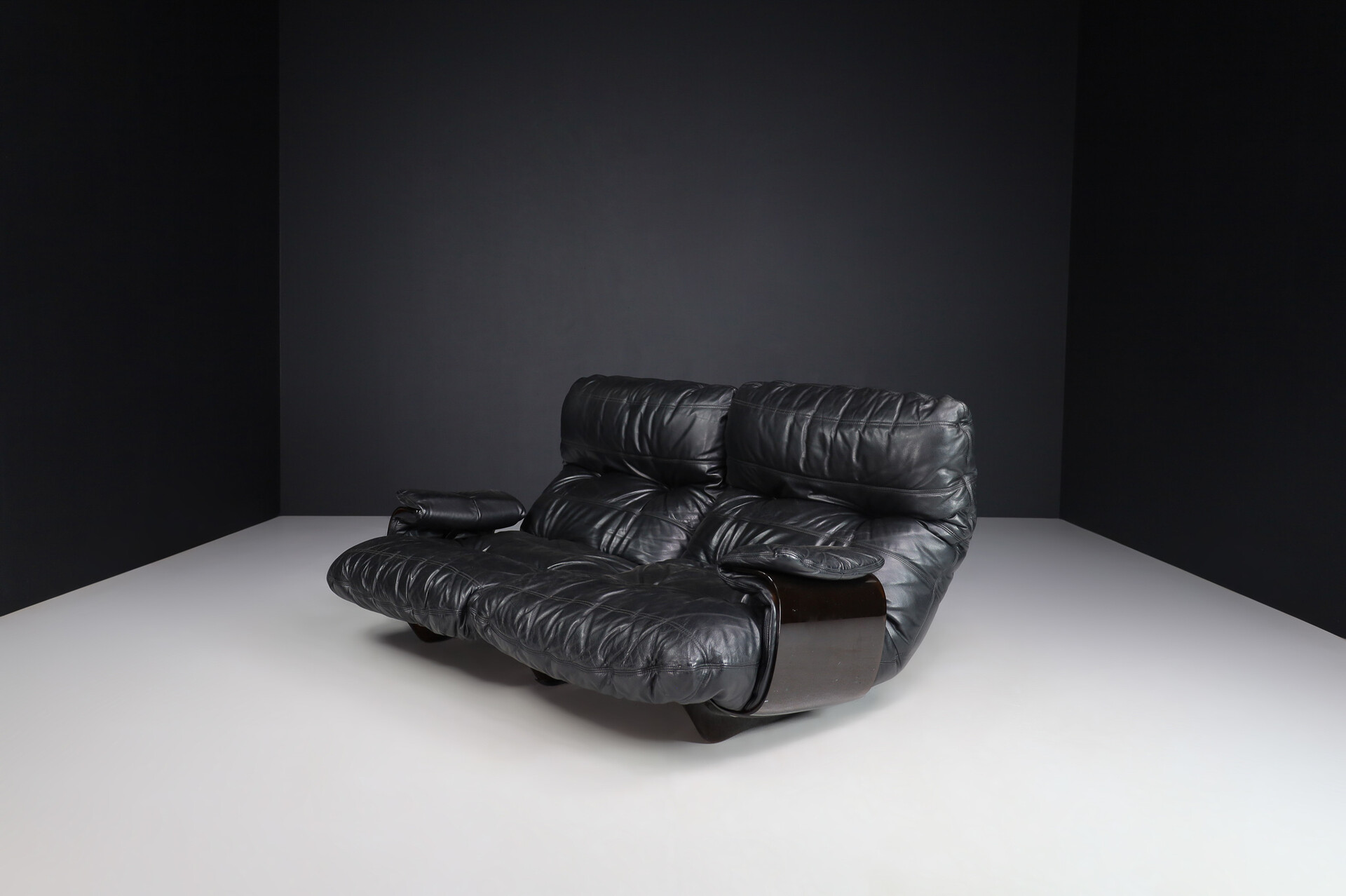 Mid century modern Michel Ducaroy Marsala lounge sofa in Black leather Ligne Roset France 1970s Late-20th century