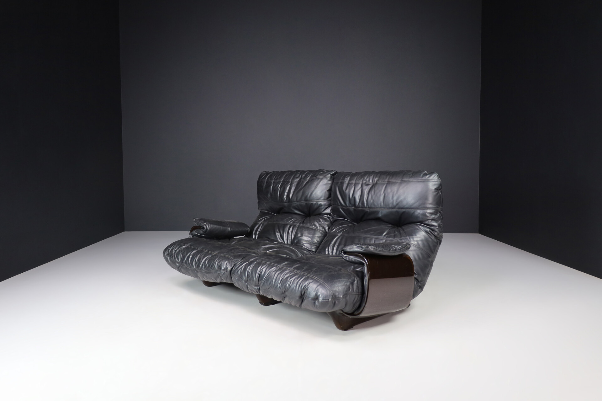 Mid century modern Michel Ducaroy Marsala lounge sofa in Black leather Ligne Roset France 1970s Late-20th century