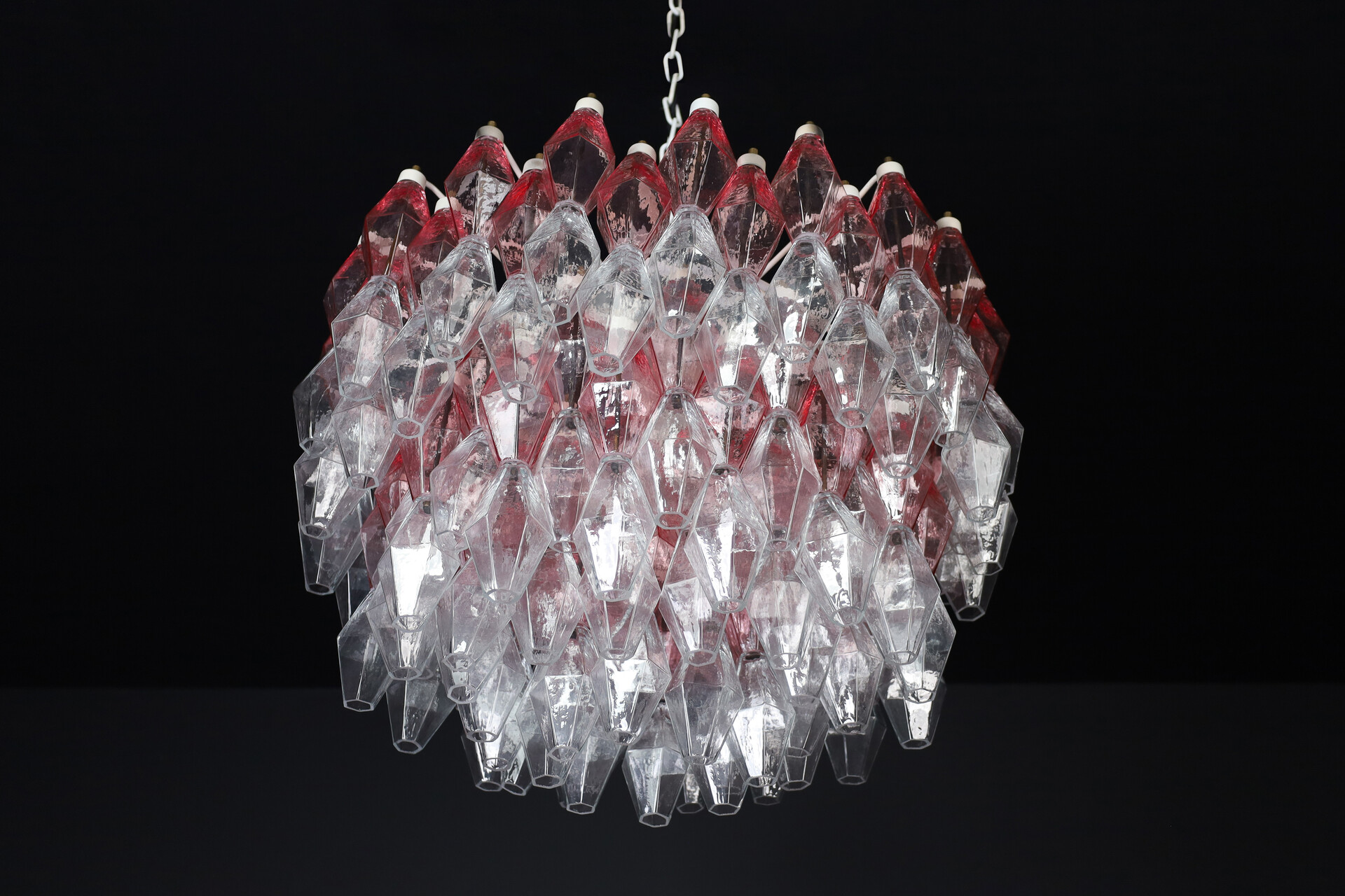 Mid century modern Murano Poliedri Chandelier and 2 wall chandeliers in pink Murano glass Carlo Scarpa / Venini , Italy 1960 Mid-20th century