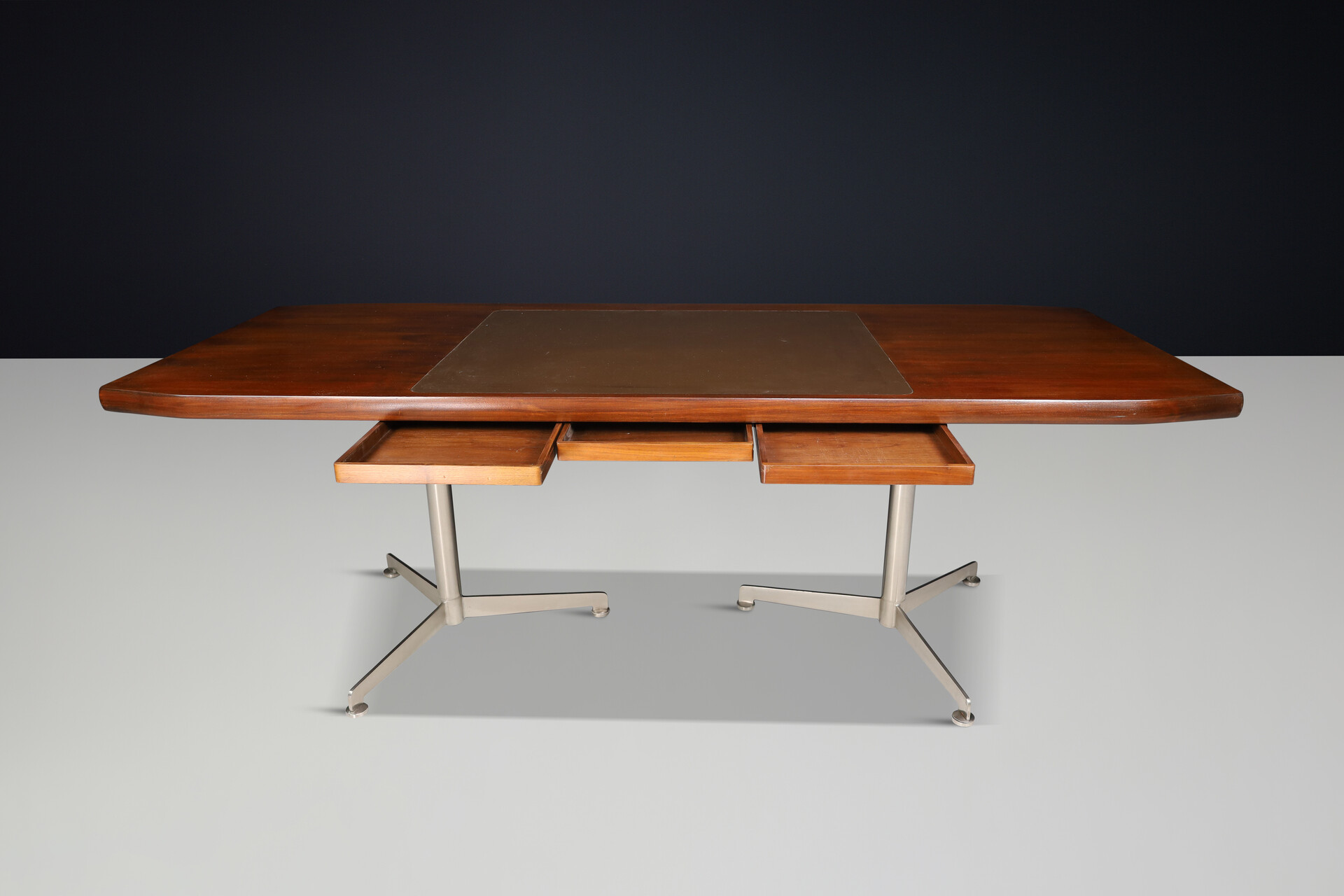 Mid century modern Osvaldo Borsani Desk for Tecno, Italy, 1954 Mid-20th century