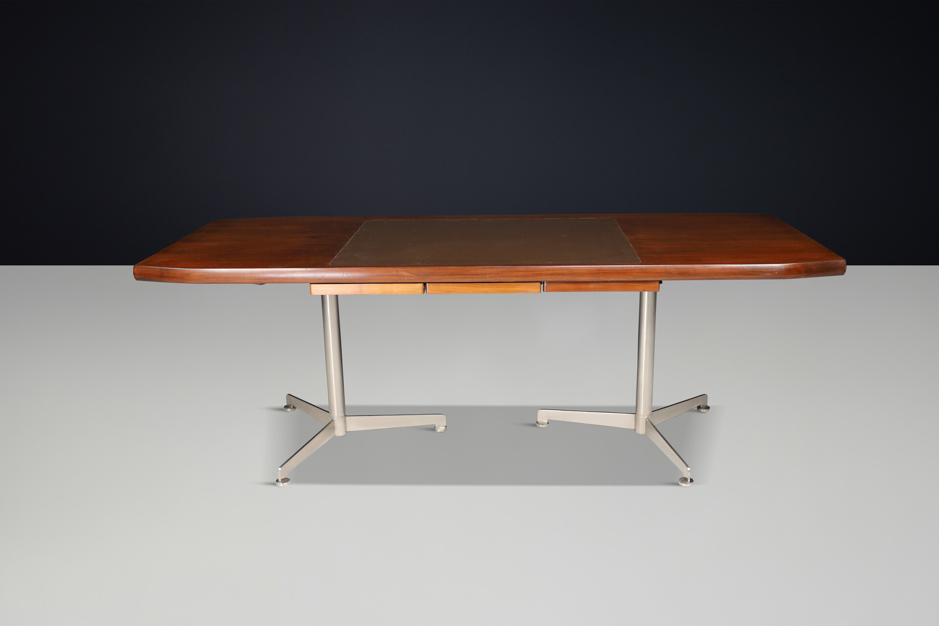 Mid century modern Osvaldo Borsani Desk for Tecno, Italy, 1954 Mid-20th century