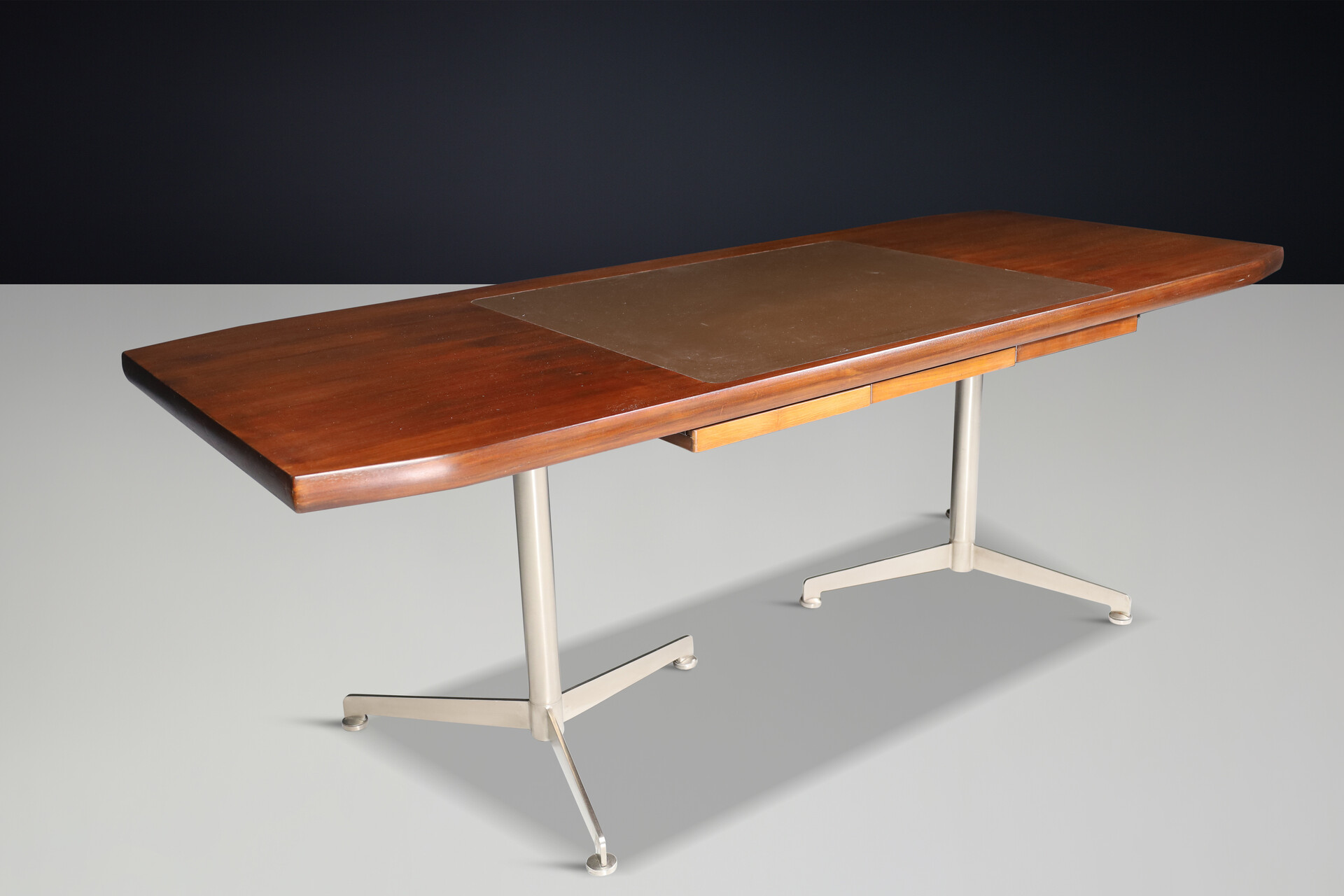 Mid century modern Osvaldo Borsani Desk for Tecno, Italy, 1954 Mid-20th century