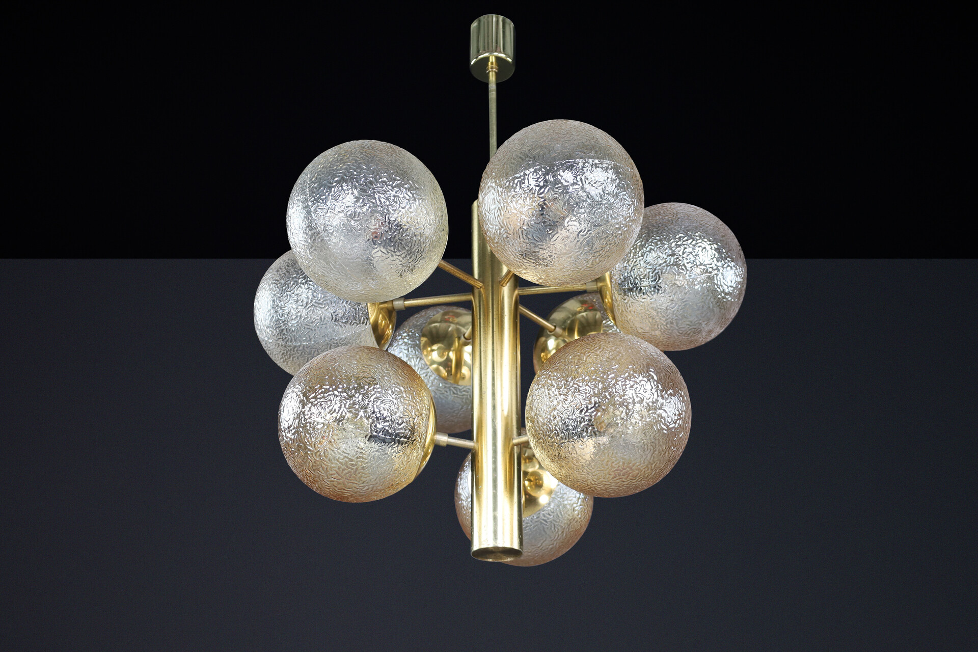 Mid century modern Patinated Brass Chandelier with Nine Gold-Colored Globes, Germany 1960s Mid-20th century