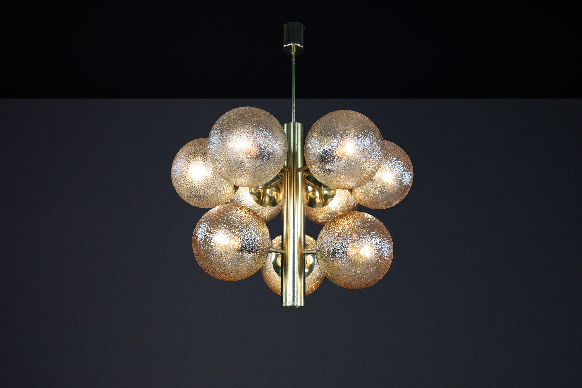 Mid century modern Patinated Brass Chandelier with Nine Gold-Colored Globes, Germany 1960s Mid-20th century