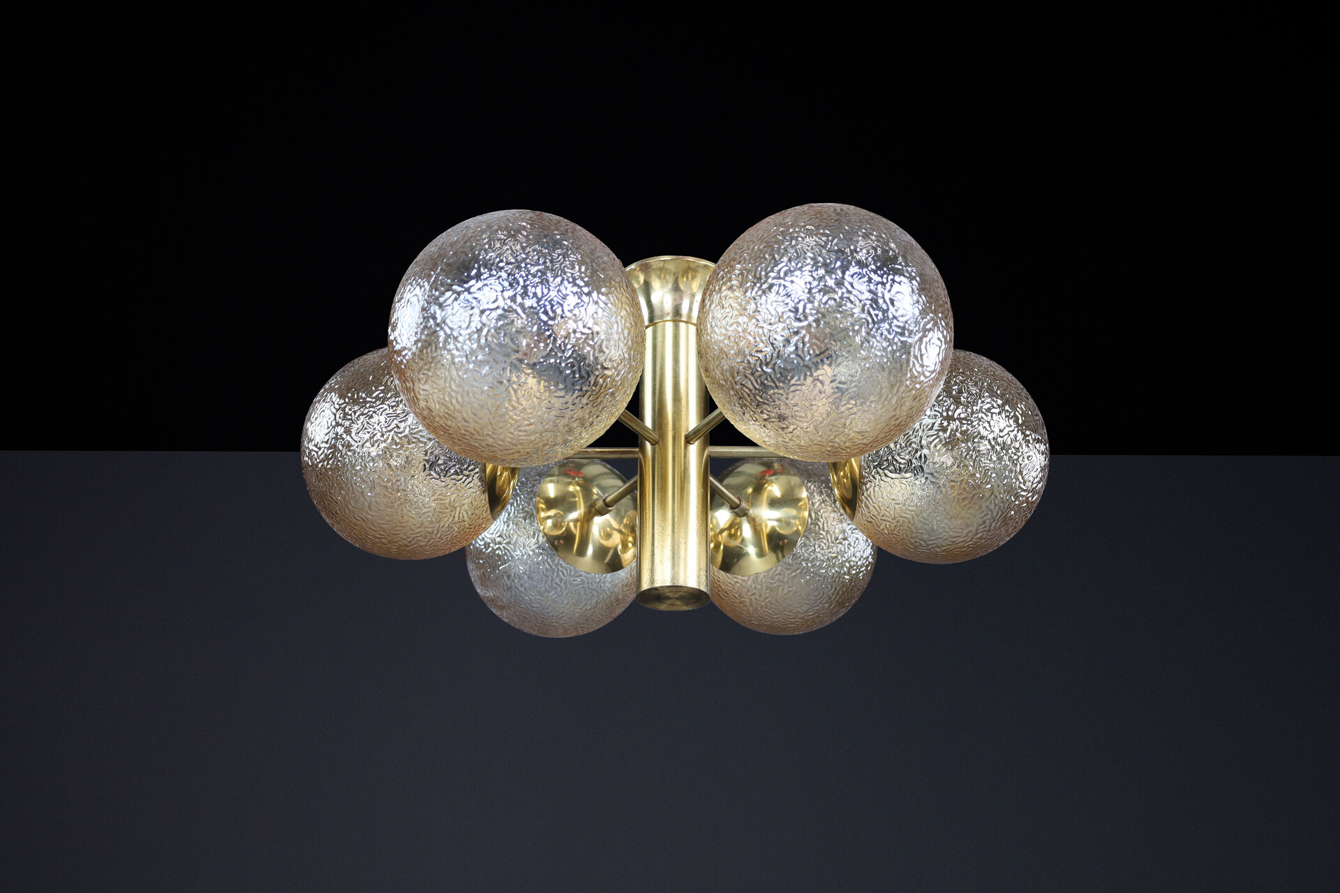 Mid century modern Patinated Brass Chandelier with six Gold-Colored Globes, Germany 1960s Mid-20th century