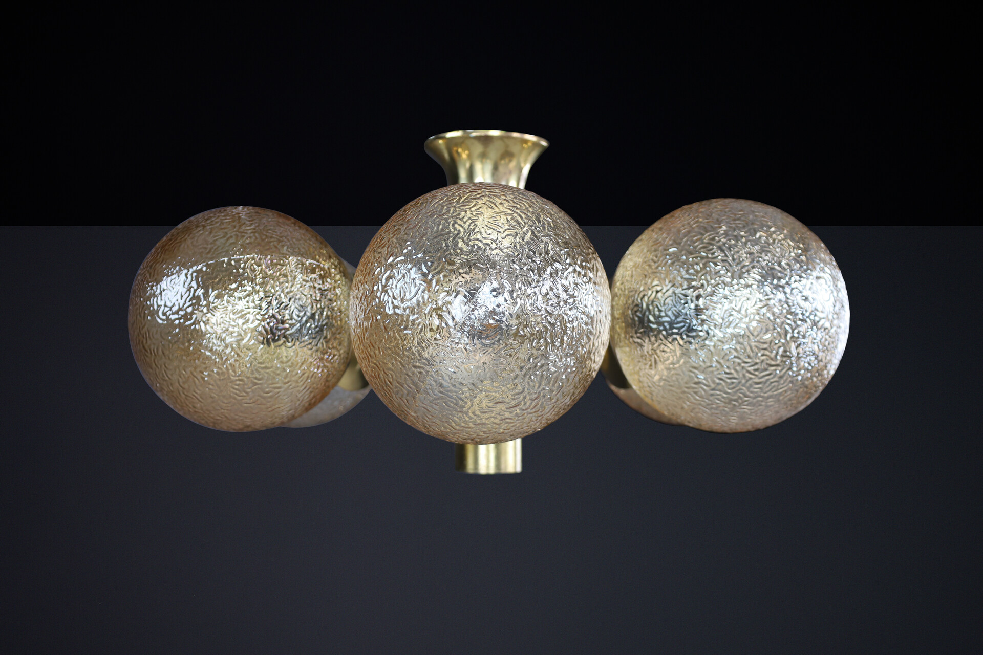 Mid century modern Patinated Brass Chandelier with six Gold-Colored Globes, Germany 1960s Mid-20th century