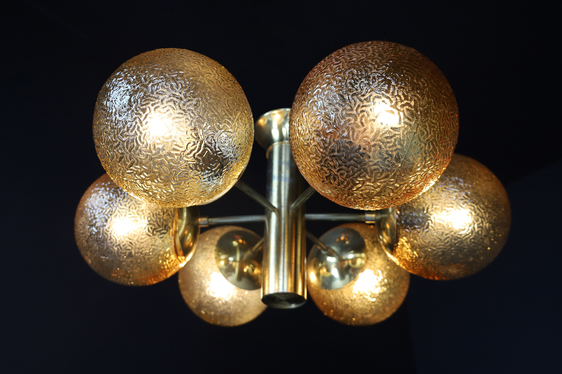 Mid century modern Patinated Brass Chandelier with six Gold-Colored Globes, Germany 1960s Mid-20th century