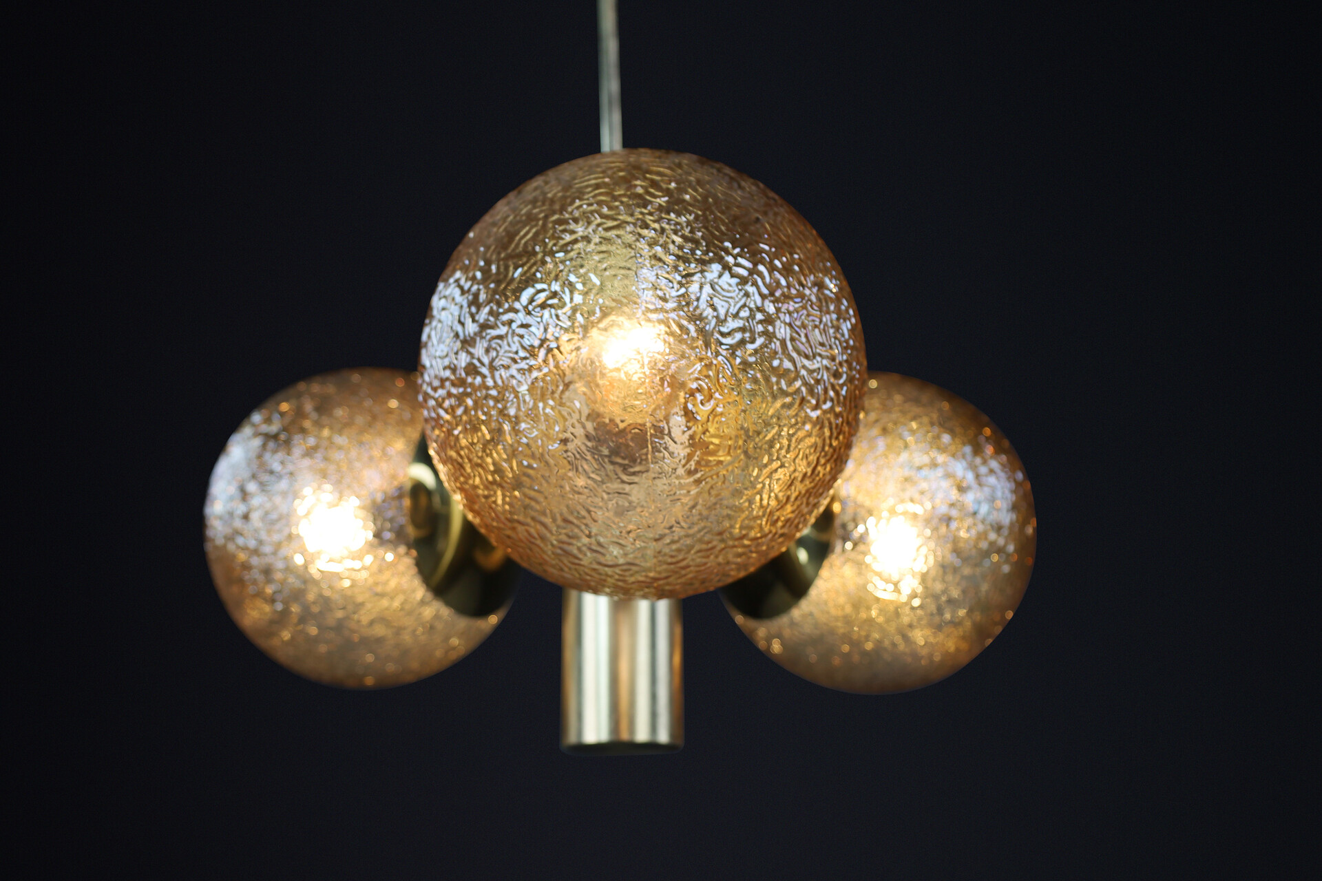 Mid century modern Patinated Brass Sputnik Chandelier with 3 Gold-Colored Globes, Germany 1960s Mid-20th century