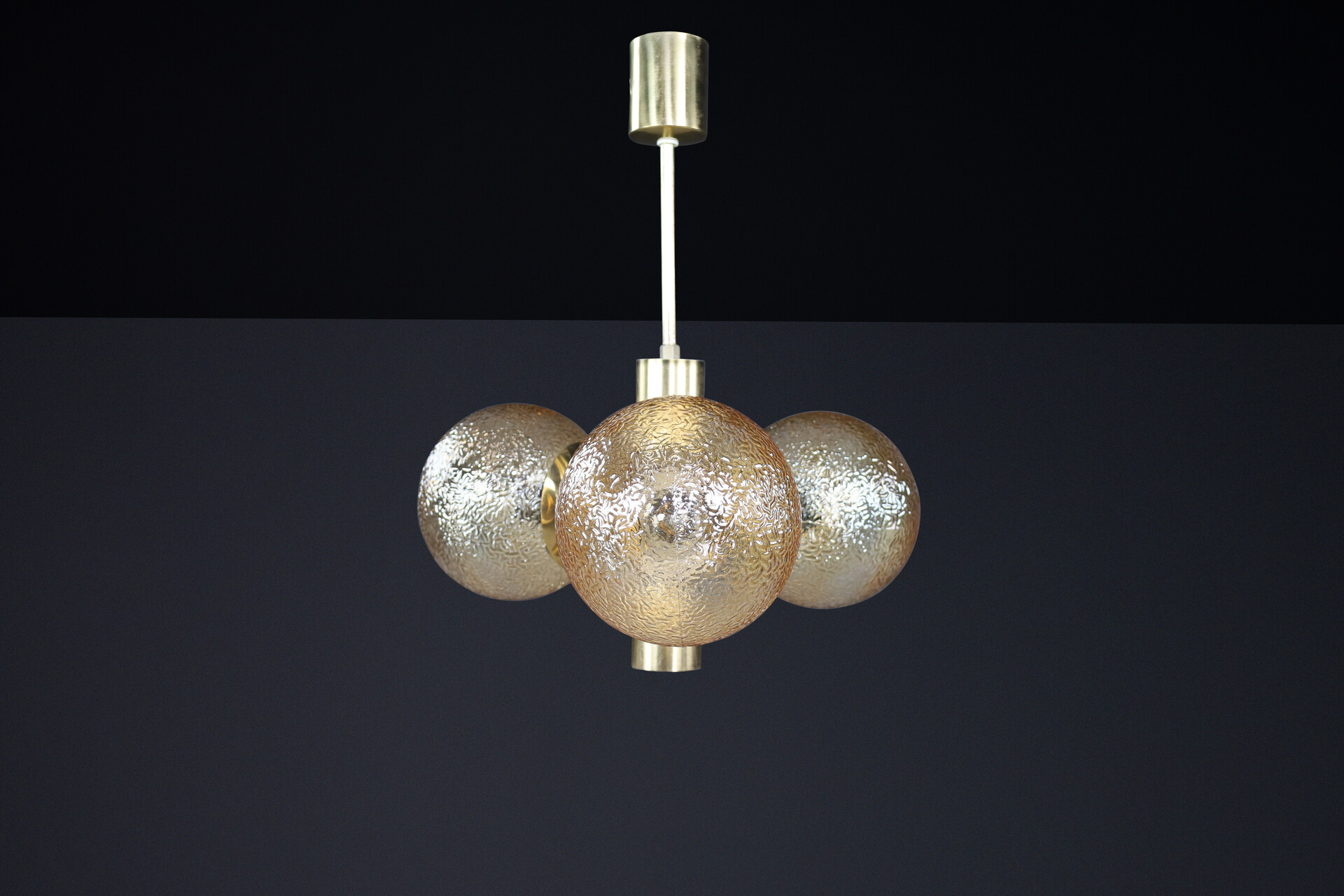 Mid century modern Patinated Brass Sputnik Chandelier with 3 Gold-Colored Globes, Germany 1960s Mid-20th century