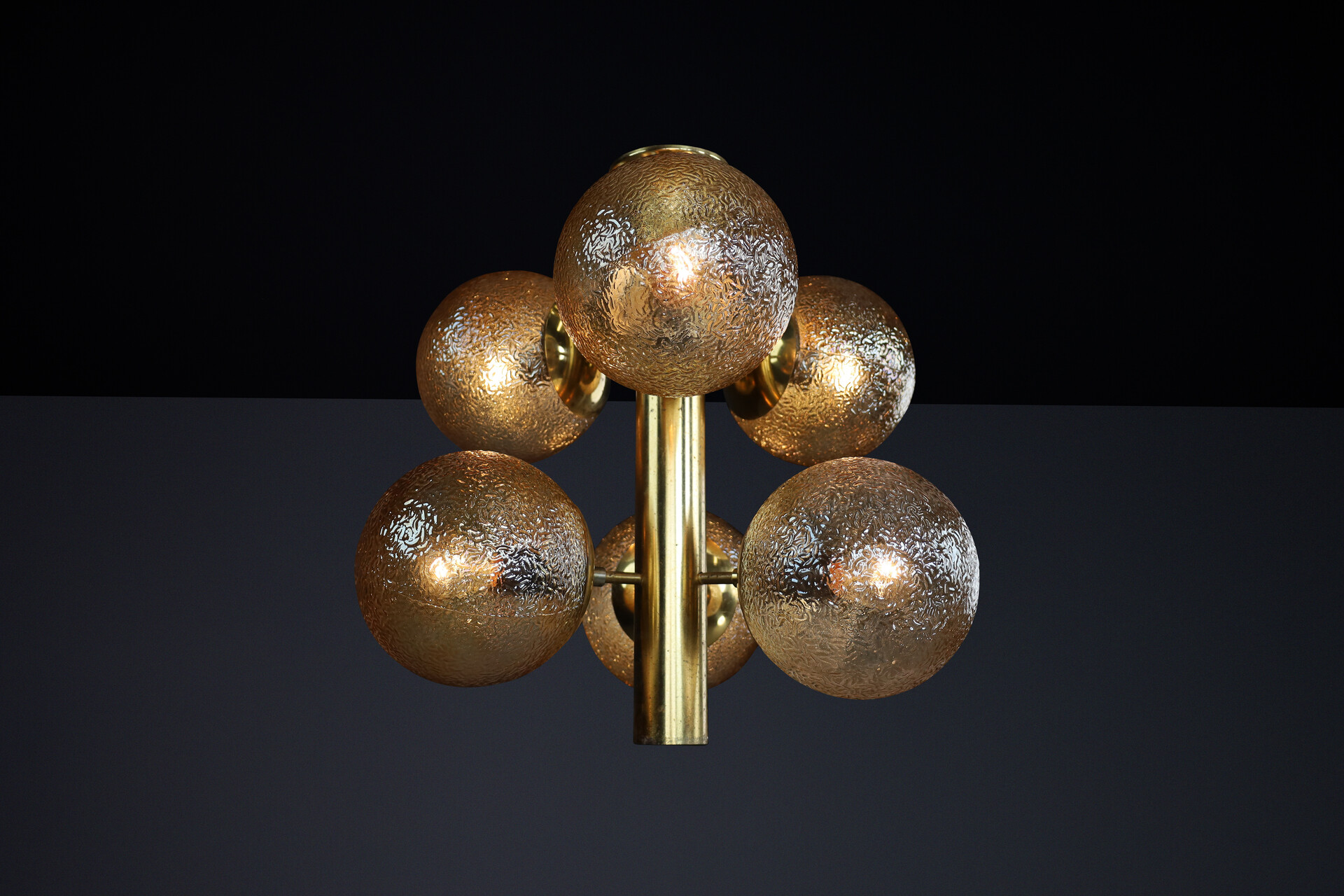 Mid century modern Patinated Brass Sputnik Chandelier with Six Gold-Colored Globes, Germany 1960s Mid-20th century