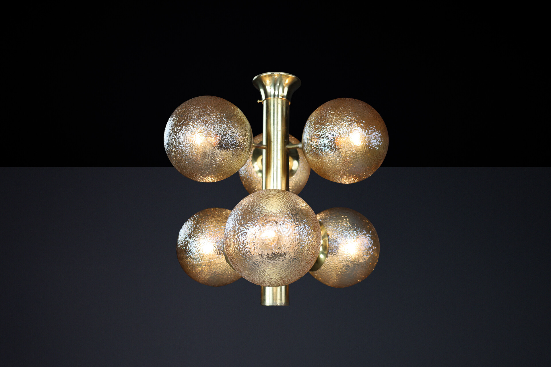 Mid century modern Patinated Brass Sputnik Chandelier with Six Gold-Colored Globes, Germany 1960s Mid-20th century