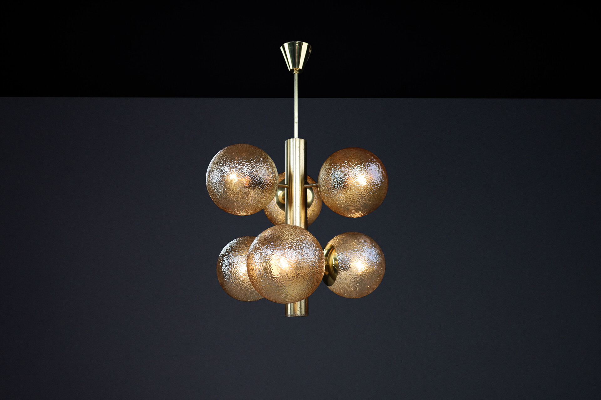 Mid century modern Patinated Brass Sputnik Chandelier with Six Gold-Colored Globes, Germany 1960s Mid-20th century