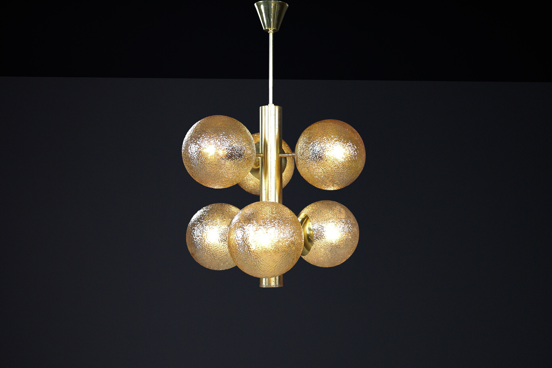 Mid century modern Patinated Brass Sputnik Chandelier with Six Gold-Colored Globes, Germany 1960s Mid-20th century