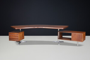 Mid century modern Patinated large boomerang desk by Osvaldo Borsani for Tecno Milano, Italy 1950 Mid-20th century