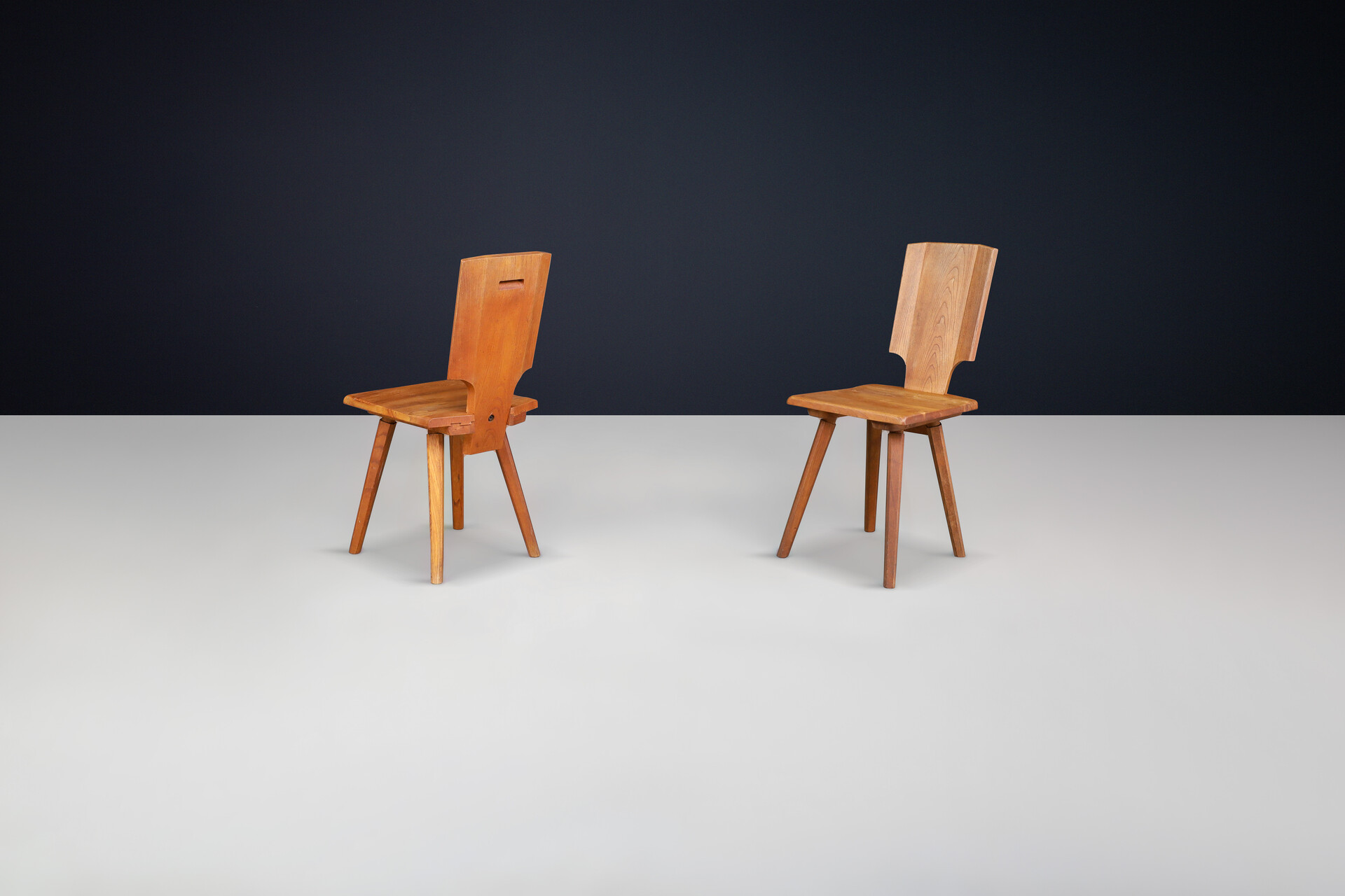 Mid century modern Pierre Chapo Pair of 'S28' Dining Chairs in Solid Elm, France 1970s Mid-20th century